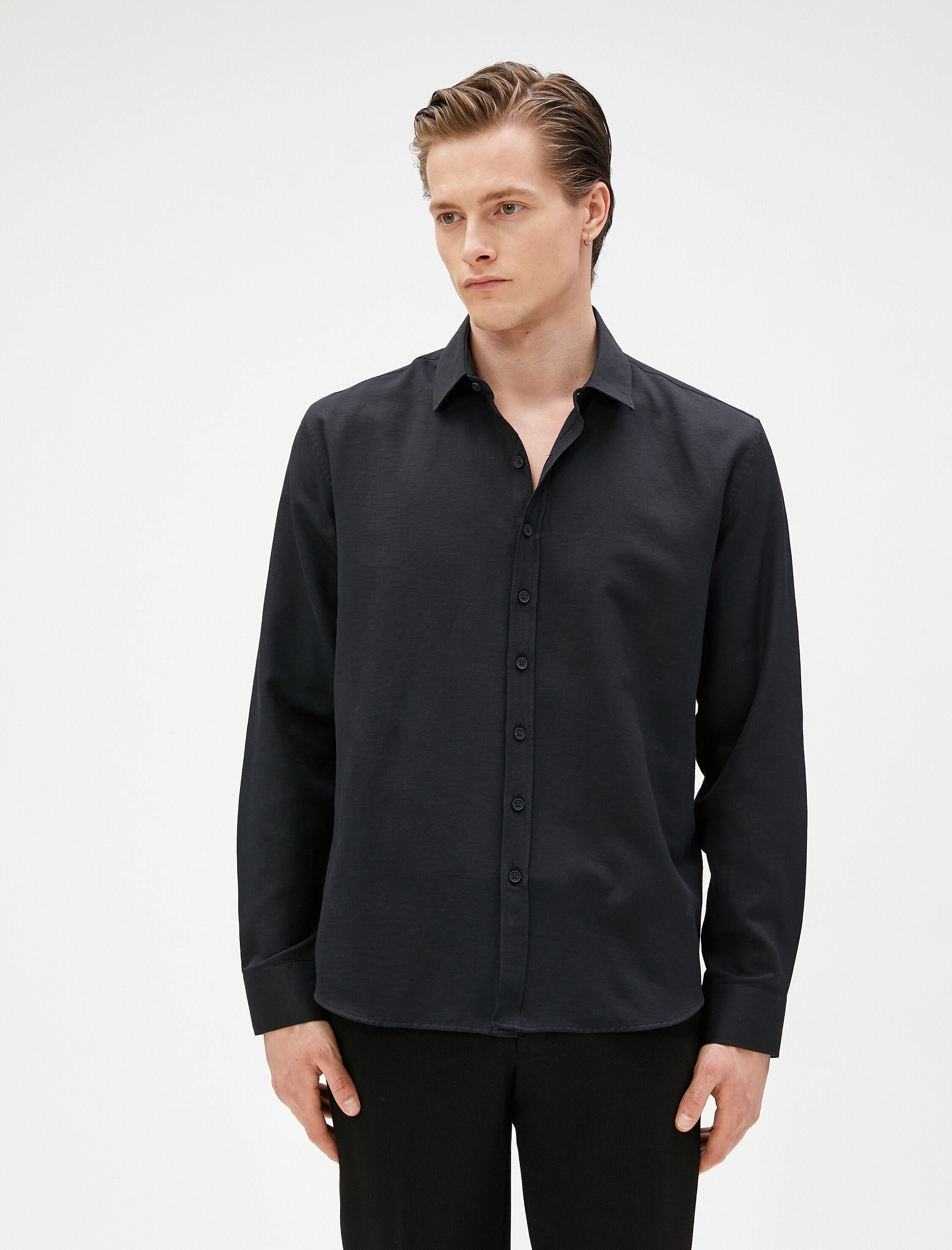 Basic Gömlek Klasik Manşet Yaka Uzun Kollu Düğmeli Non Iron