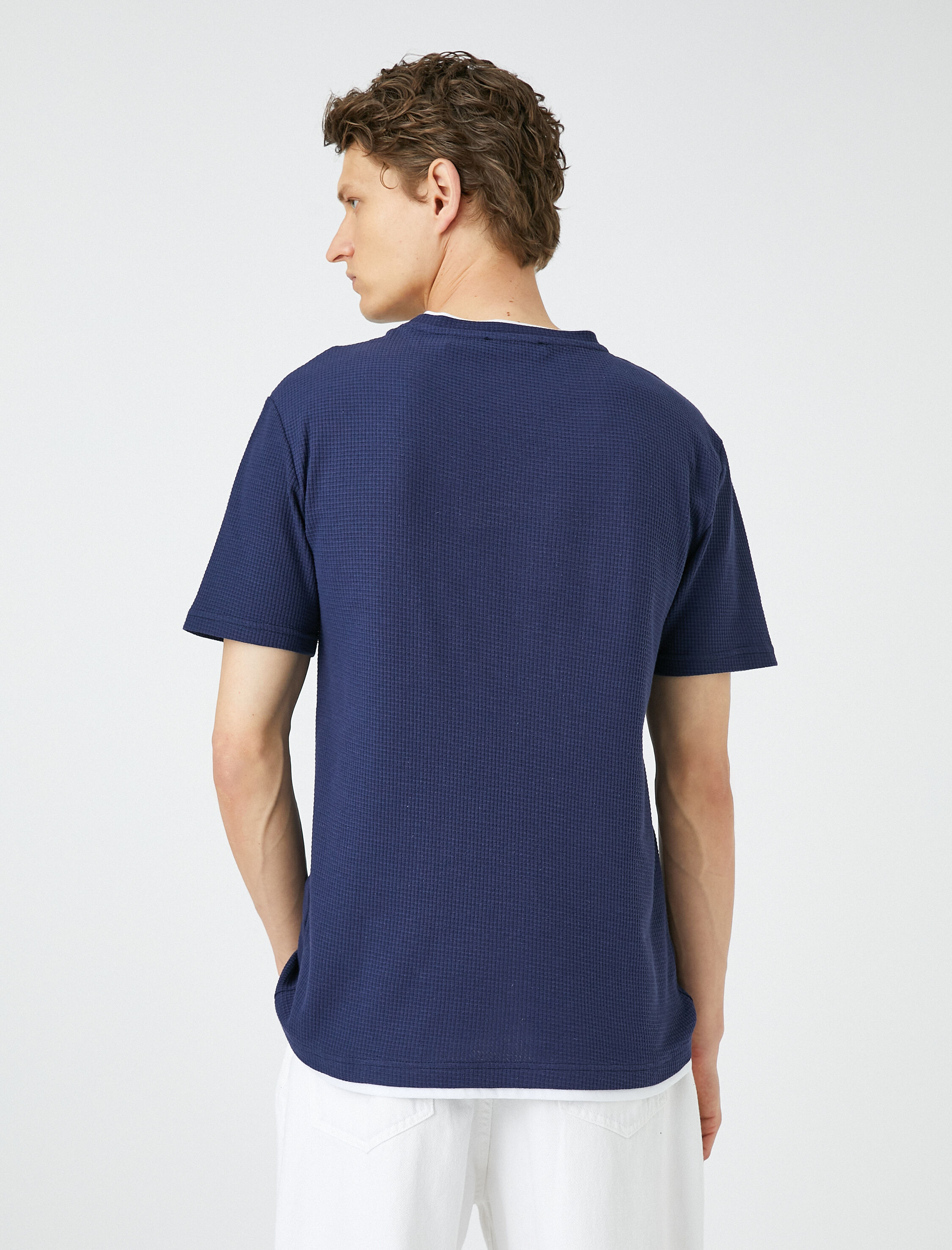   Basic Tişört Yaka Detaylı Dokulu Dar Kesim Kısa Kollu