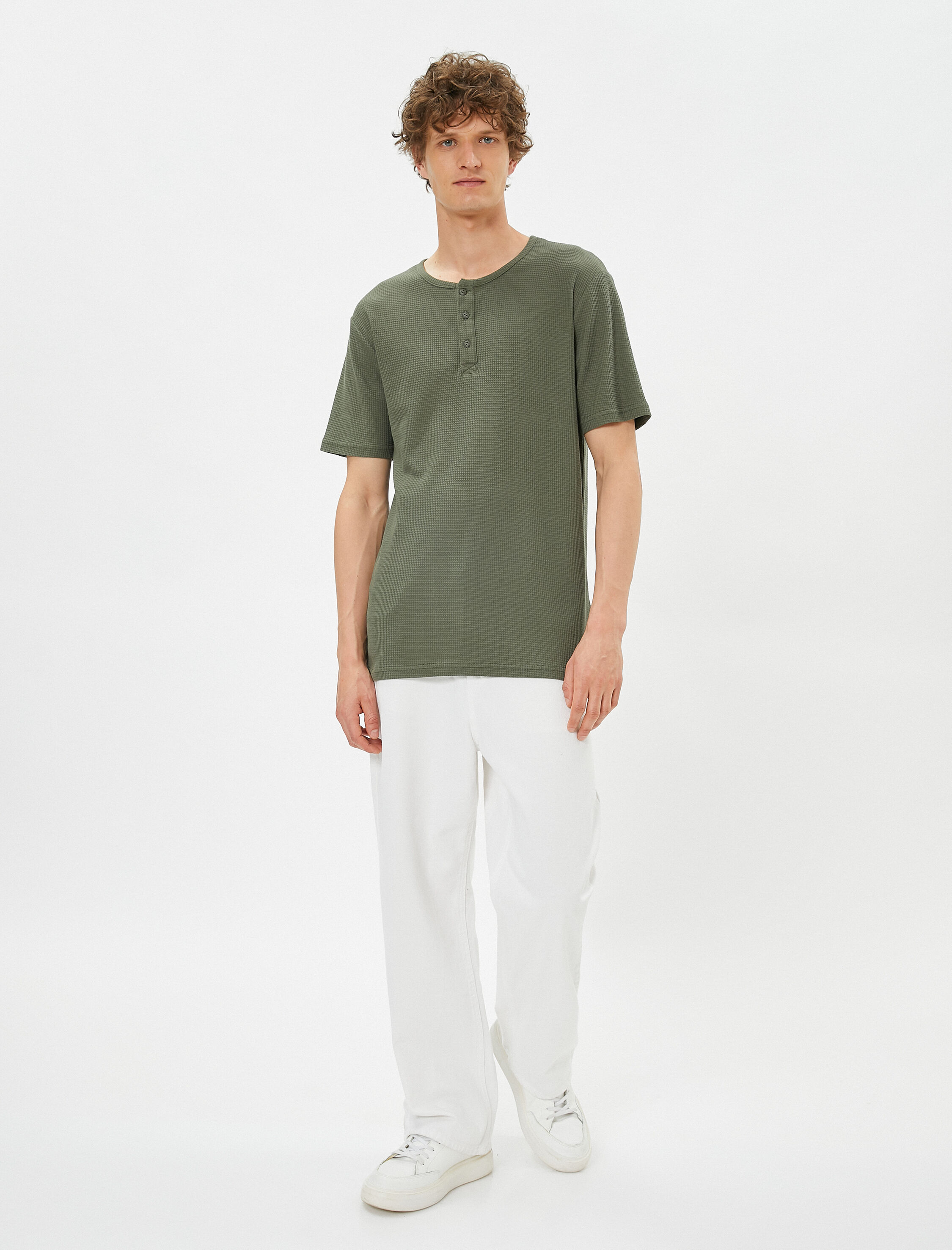   Basic Tişört Bisiklet Yaka Düğme Detaylı Dar Kesim Pamuklu