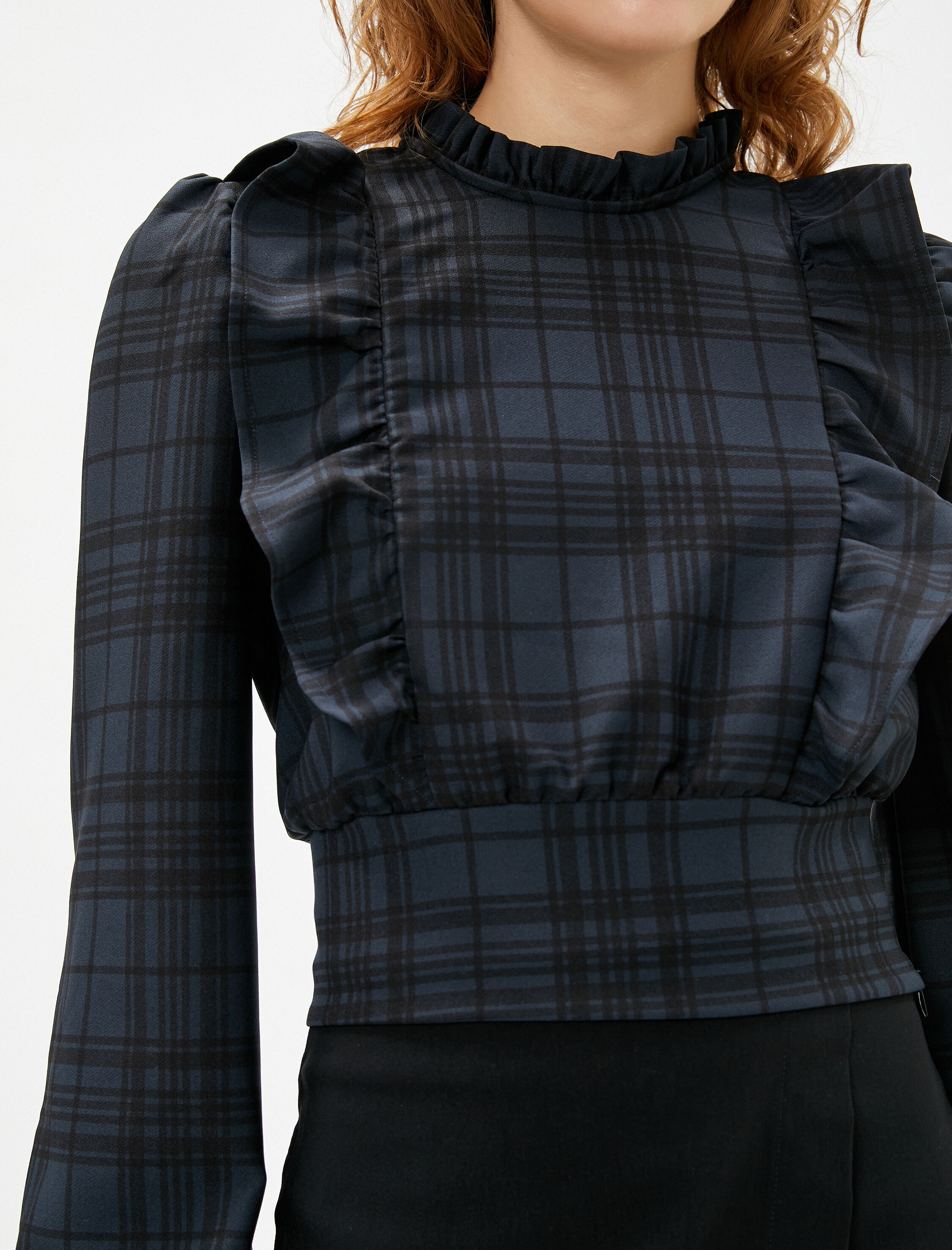   Uzun Balon Kollu Bluz Fırfır Detaylı