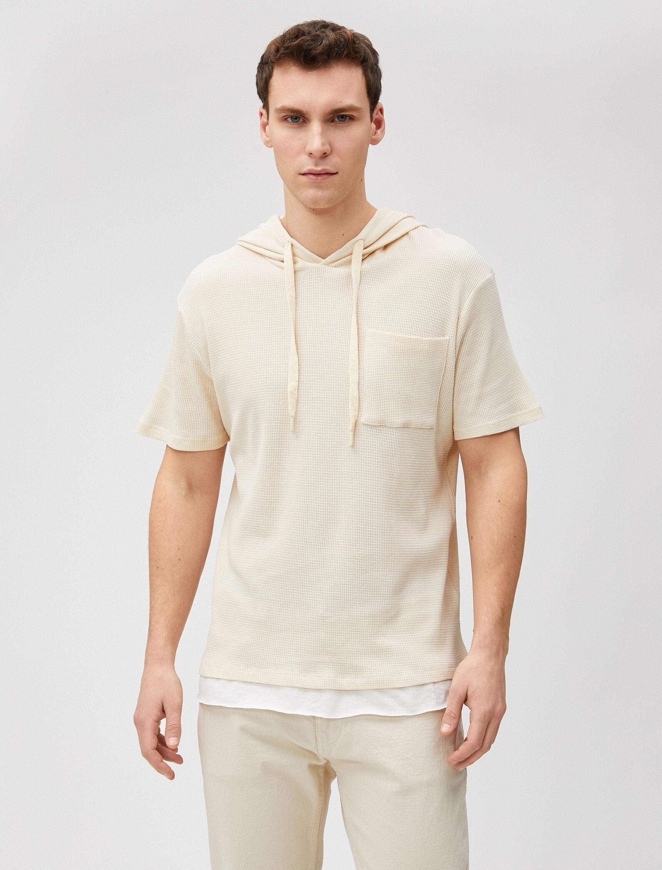   Basic Kapşonlu Tişört Kısa Kollu Dokulu Cep Detaylı Pamuklu