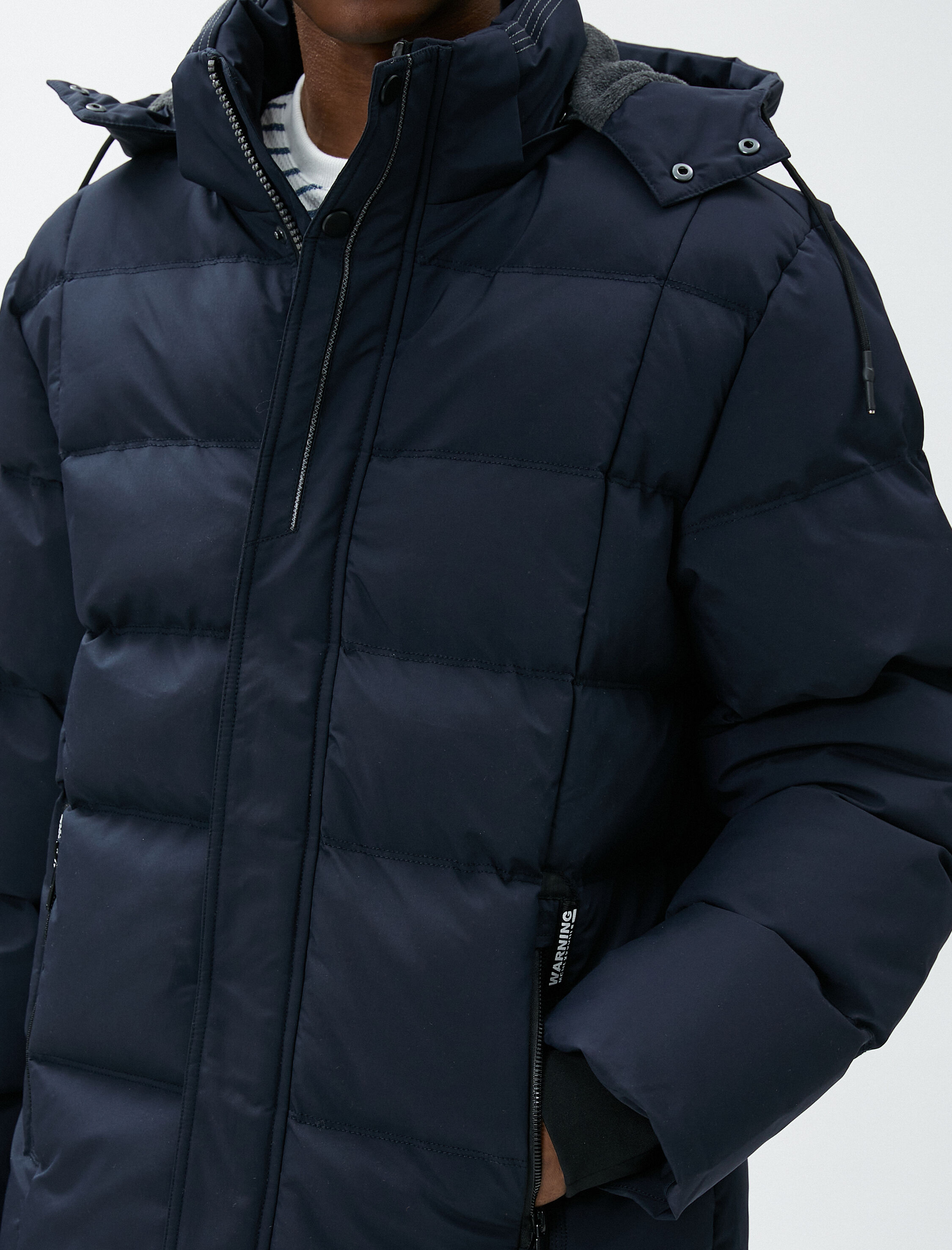   Şişme Mont Çıkarılabilir Kapşonlu Fermuar Detaylı