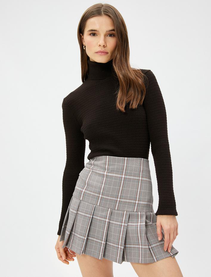  Pileli Mini Etek Arkası Fermuarlı