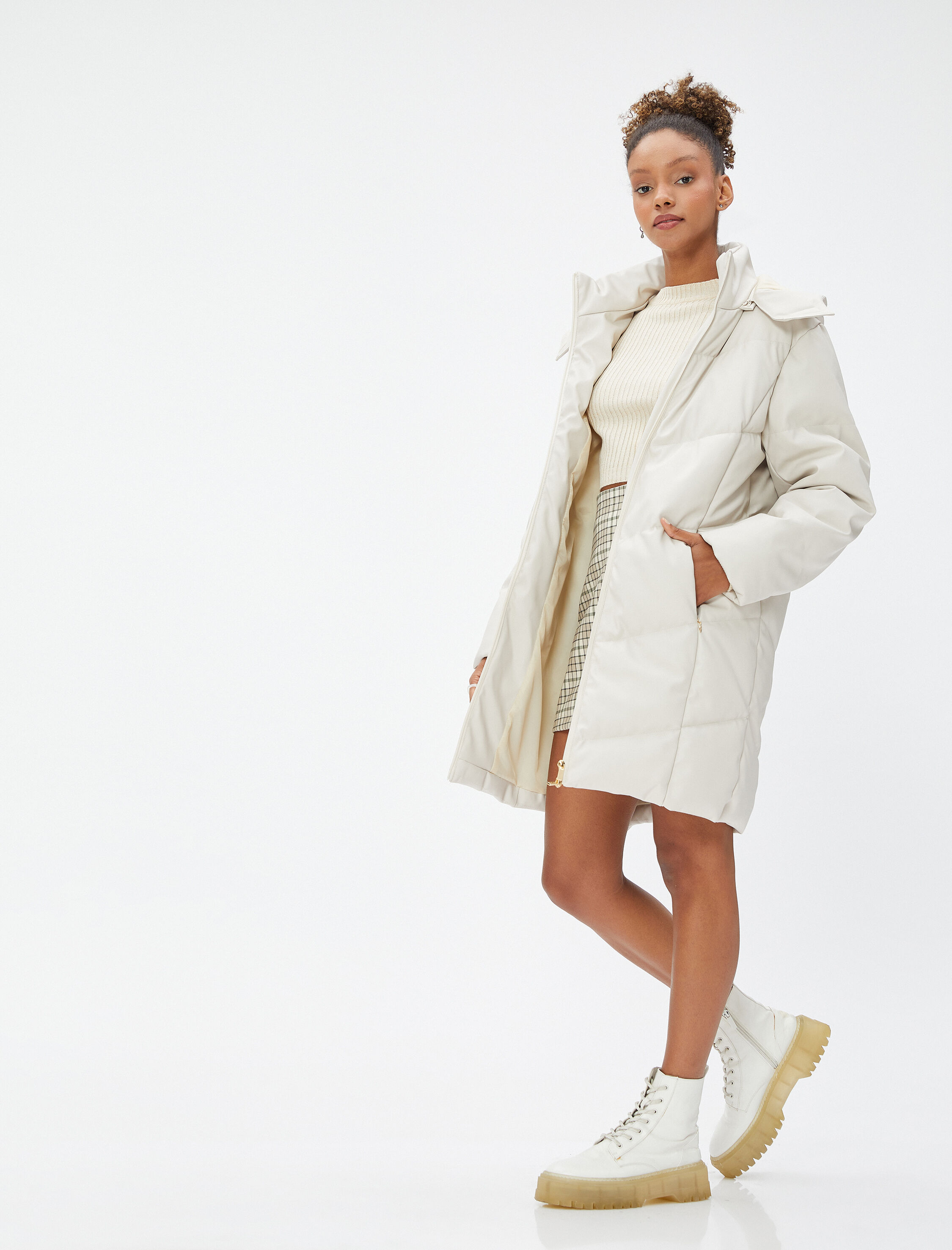   Uzun Şişme Mont Deri Görünümlü Kapüşonlu Fermuarlı