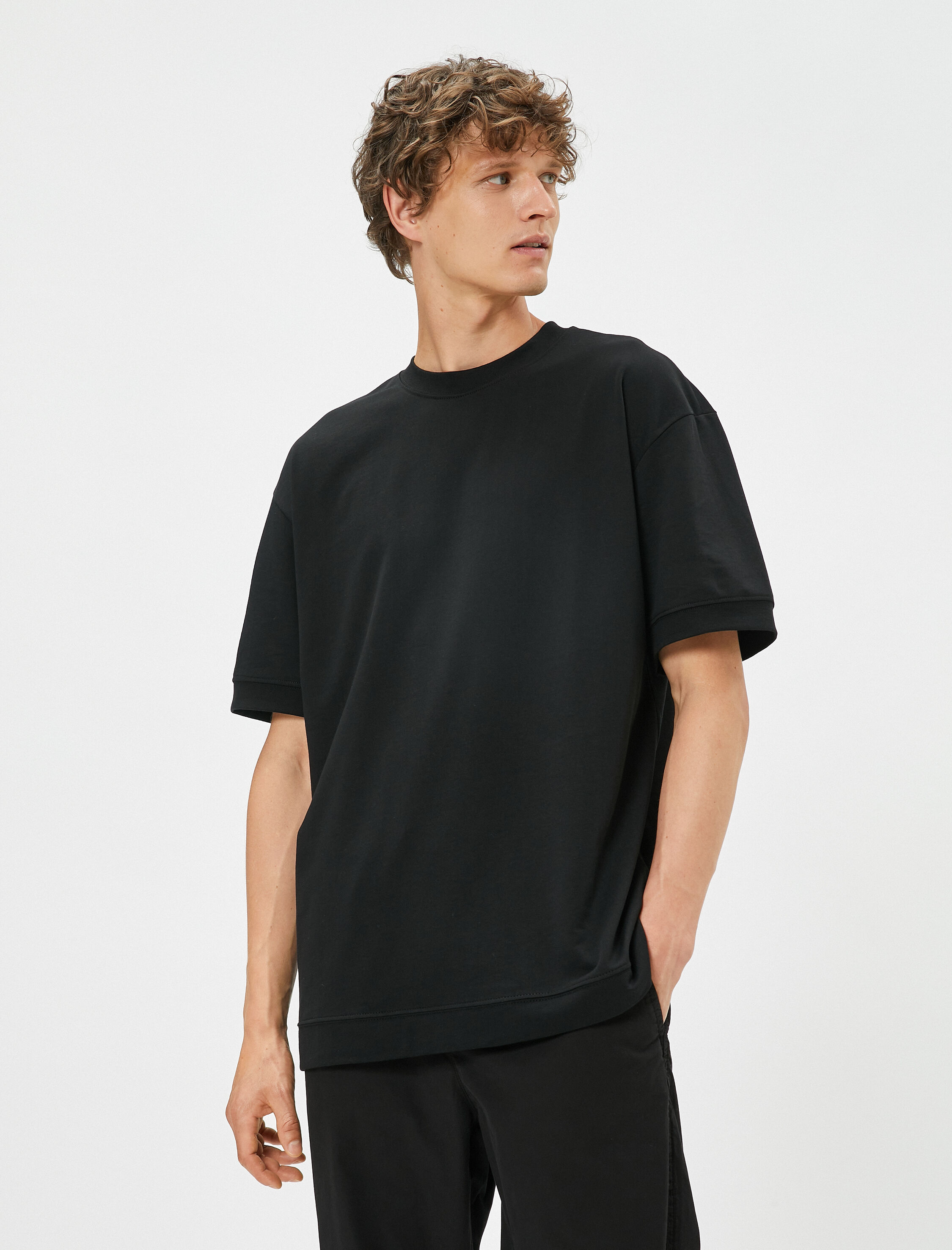   Basic Oversize Tişört Bisiklet Yaka Dikiş Detaylı Pamuklu