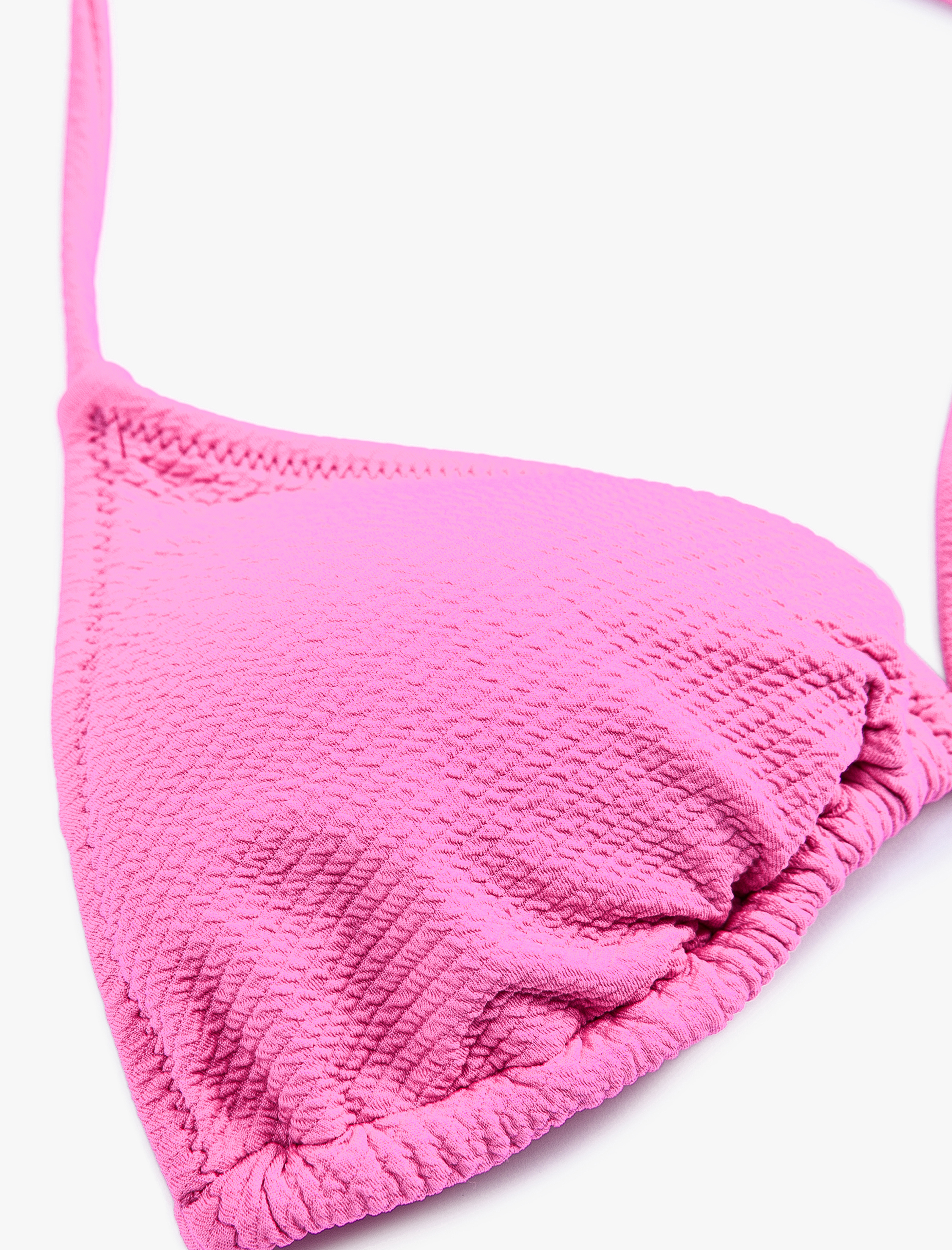   Üçgen Bikini Üstü Dokulu Boyundan Bağlamalı Kaplı