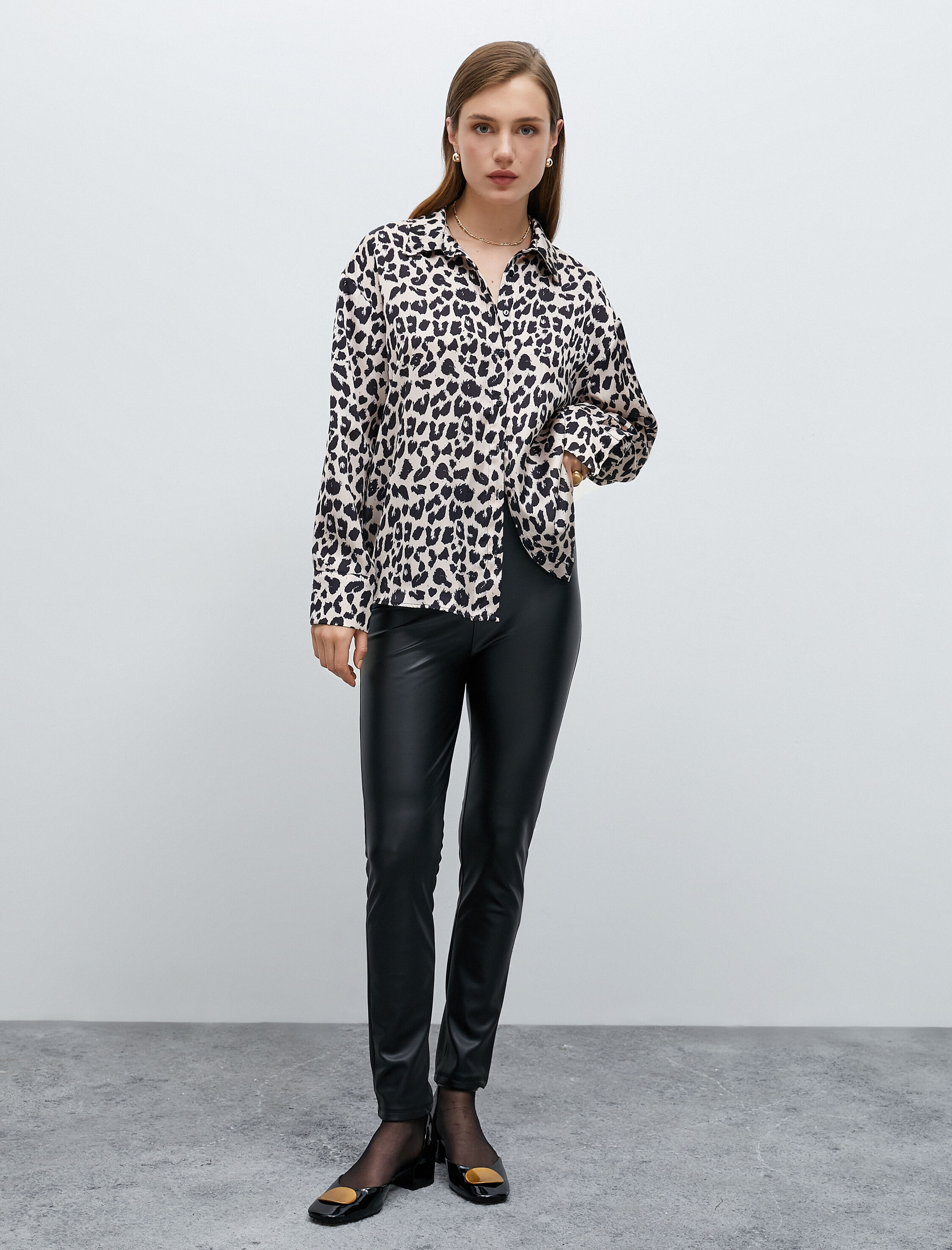   Uzun Kollu Gömlek Düğmeli