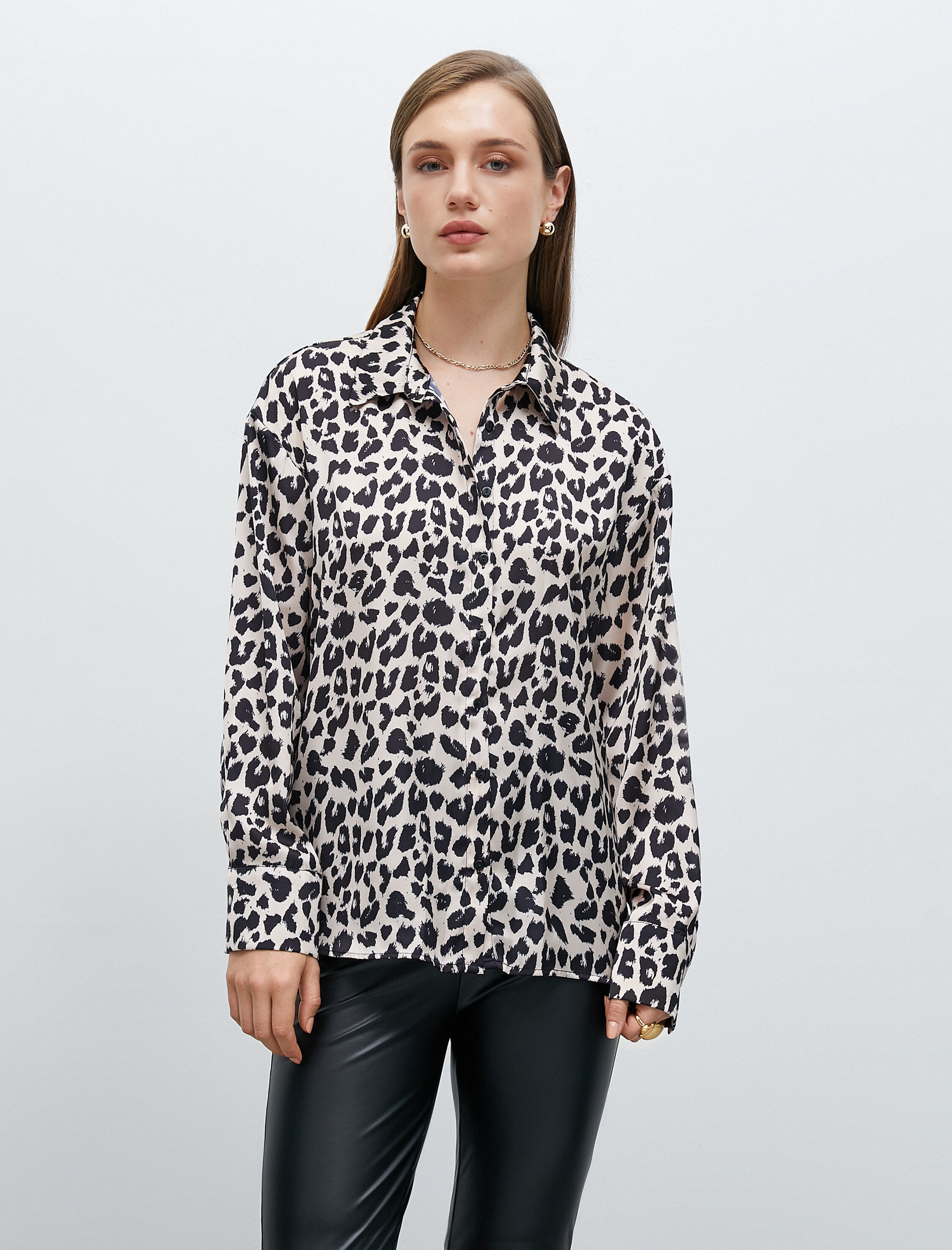   Uzun Kollu Gömlek Düğmeli