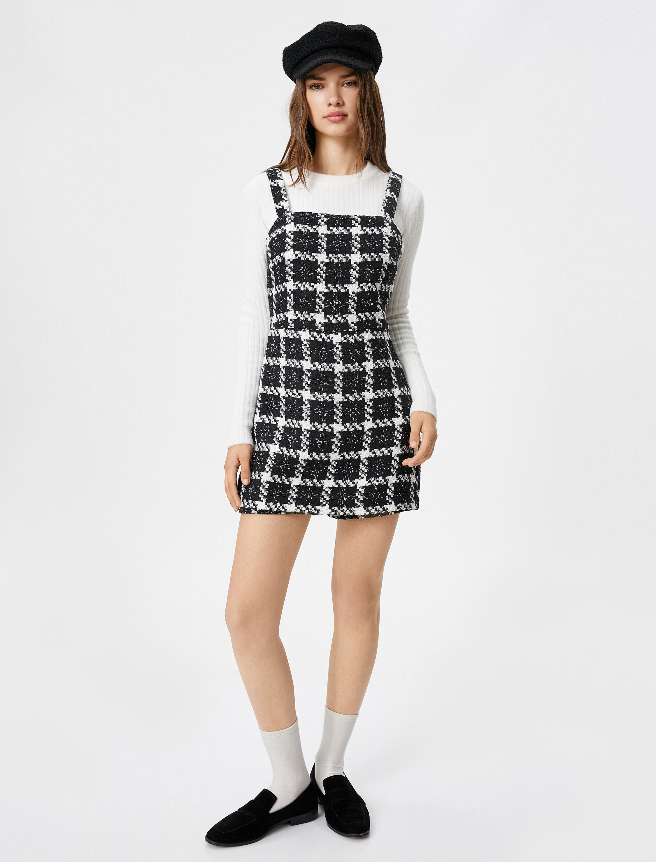   Tüvit Şort Tulum Önü Kruvaze Kalın Askılı