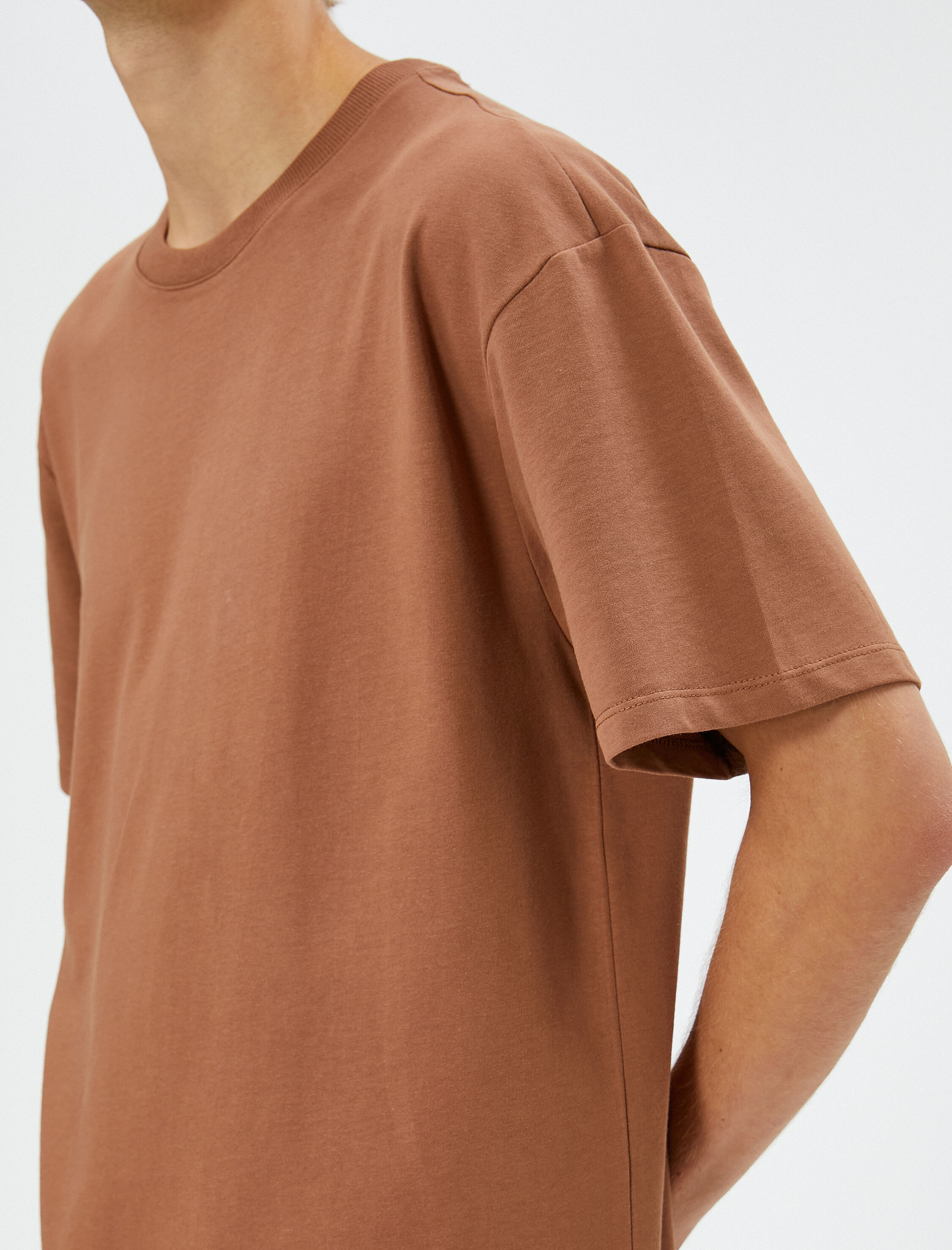   Oversize Tişört Bisiklet Yaka Etiket Baskı Detaylı Pamuklu