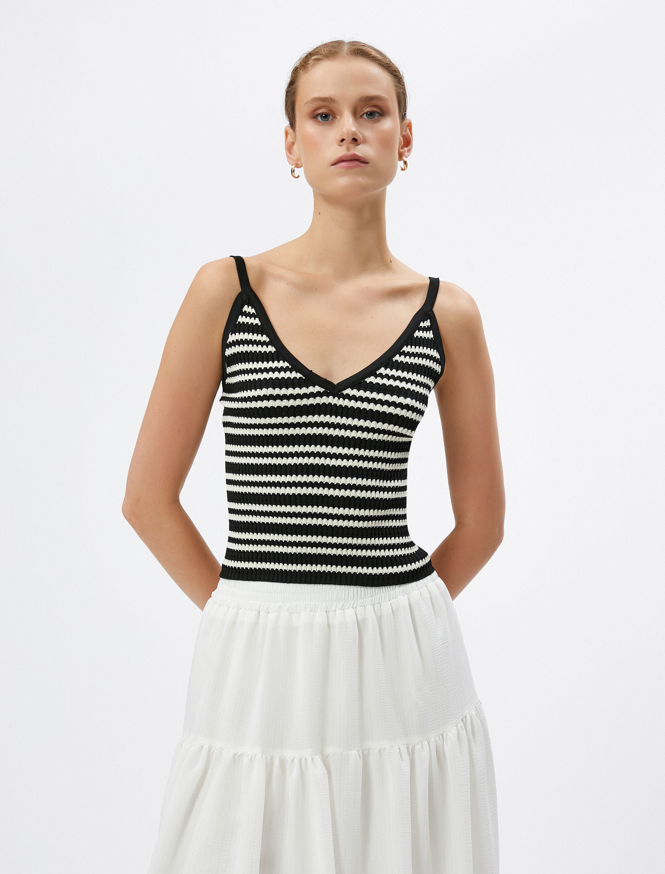   Triko Kroşe Atlet V Yaka İnce Askılı