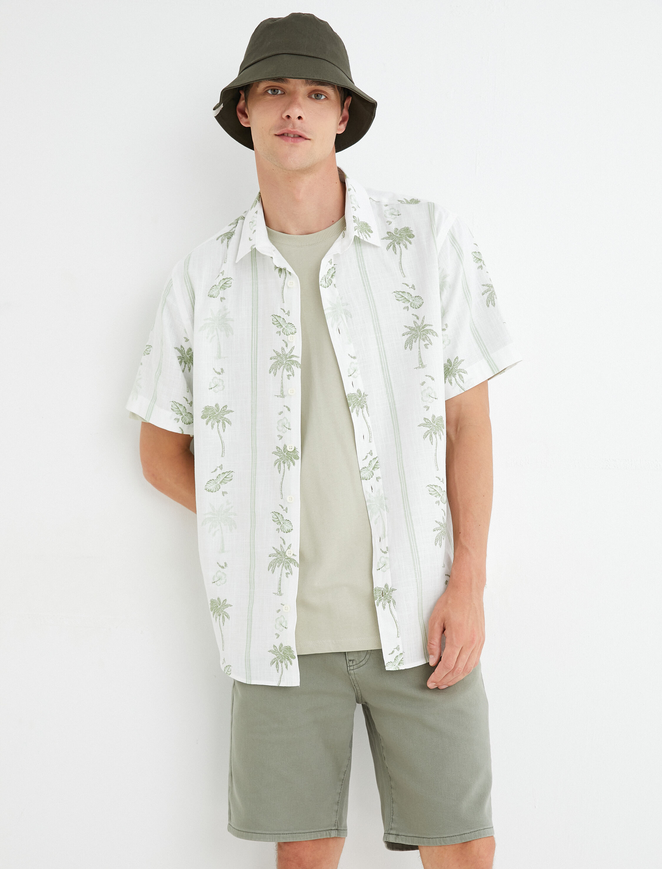   Gabardin Bermuda Şort Cep Detaylı Düğmeli Pamuklu