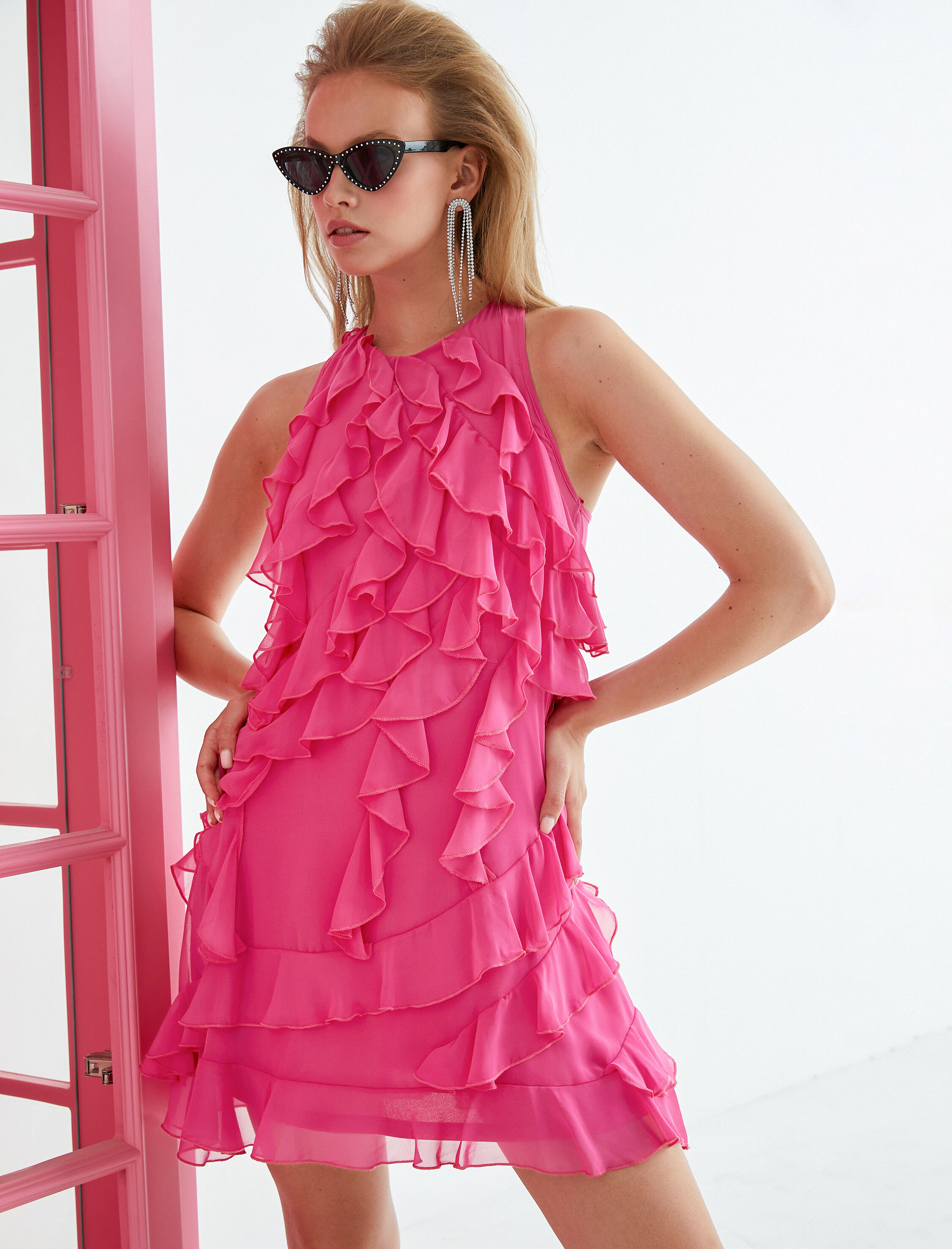   Mini Abiye Elbise Şifon Fırfırlı Halter Yaka Astarlı