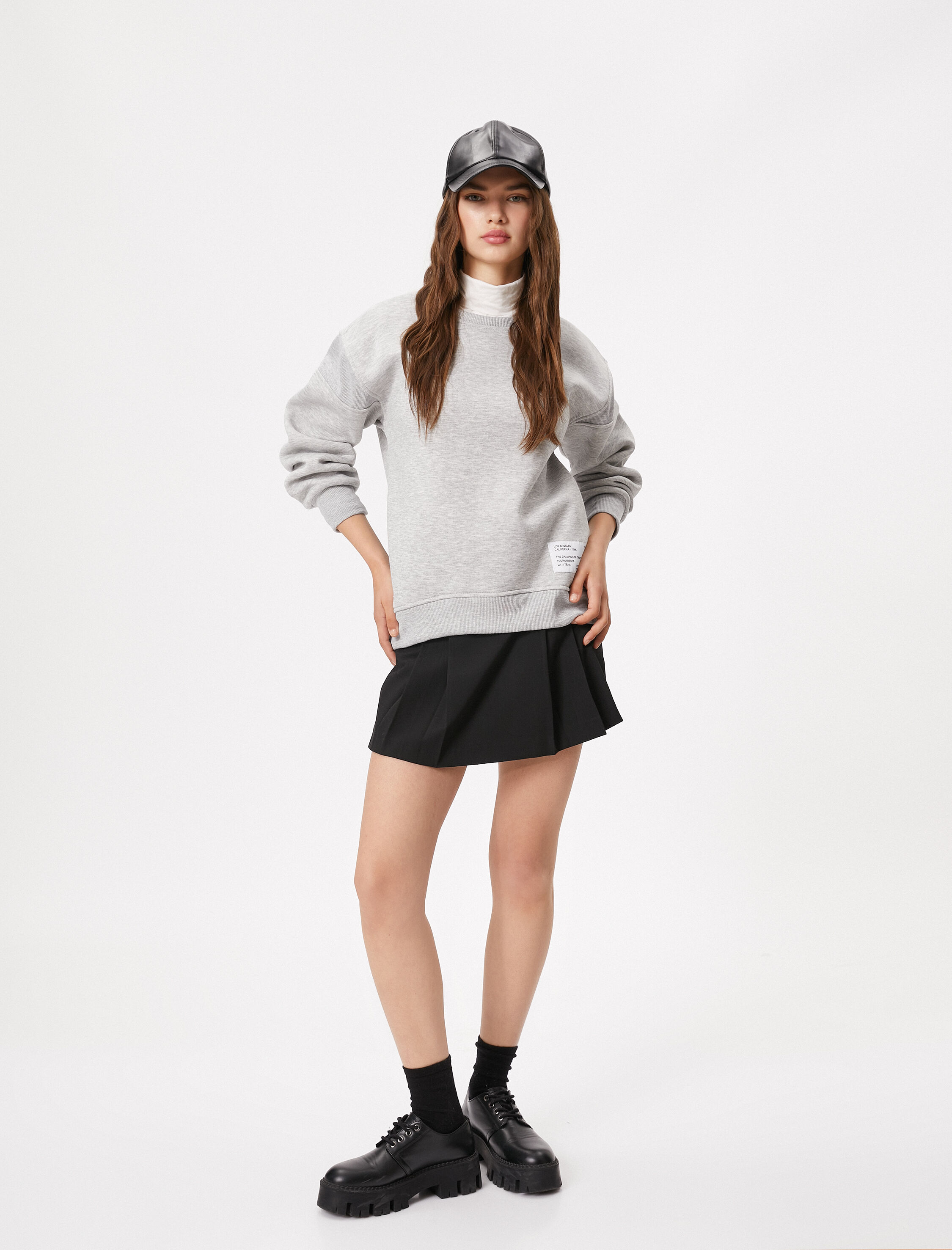   Şardonlu Bisiklet Yaka Sweatshirt Arkası Fermuarlı Etiket Baskılı