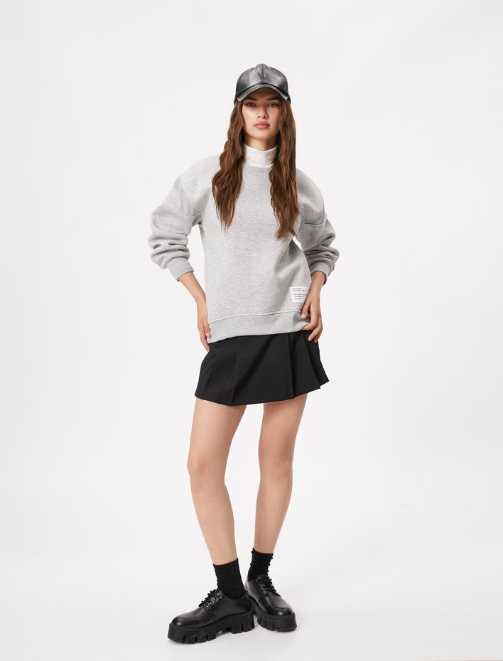  Şardonlu Bisiklet Yaka Sweatshirt Arkası Fermuarlı Etiket Baskılı