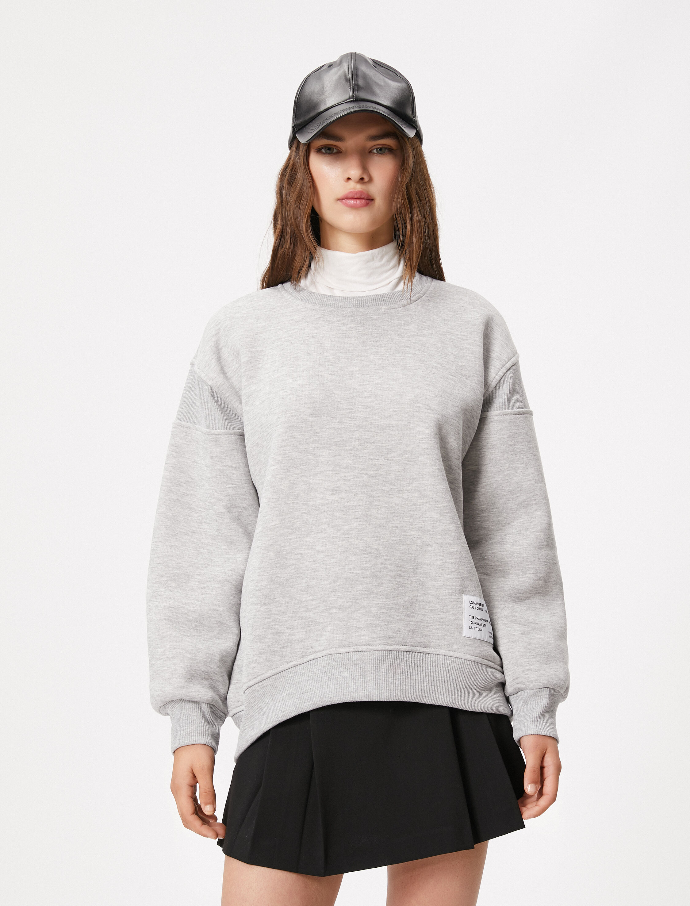   Şardonlu Bisiklet Yaka Sweatshirt Arkası Fermuarlı Etiket Baskılı