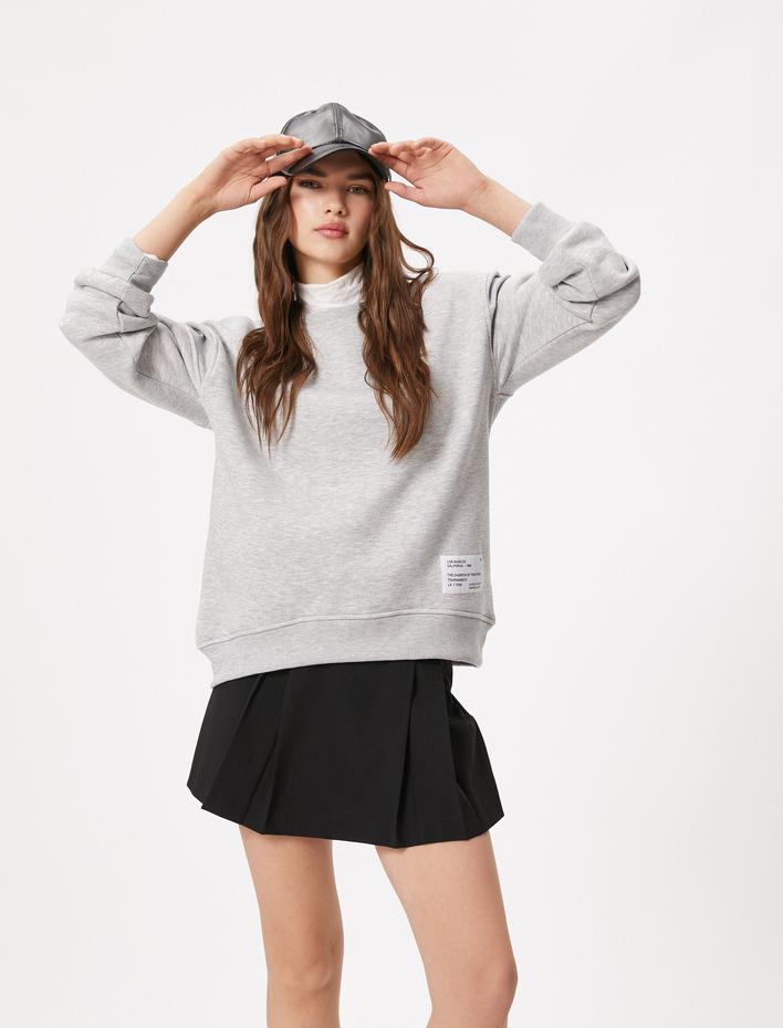  Şardonlu Bisiklet Yaka Sweatshirt Arkası Fermuarlı Etiket Baskılı