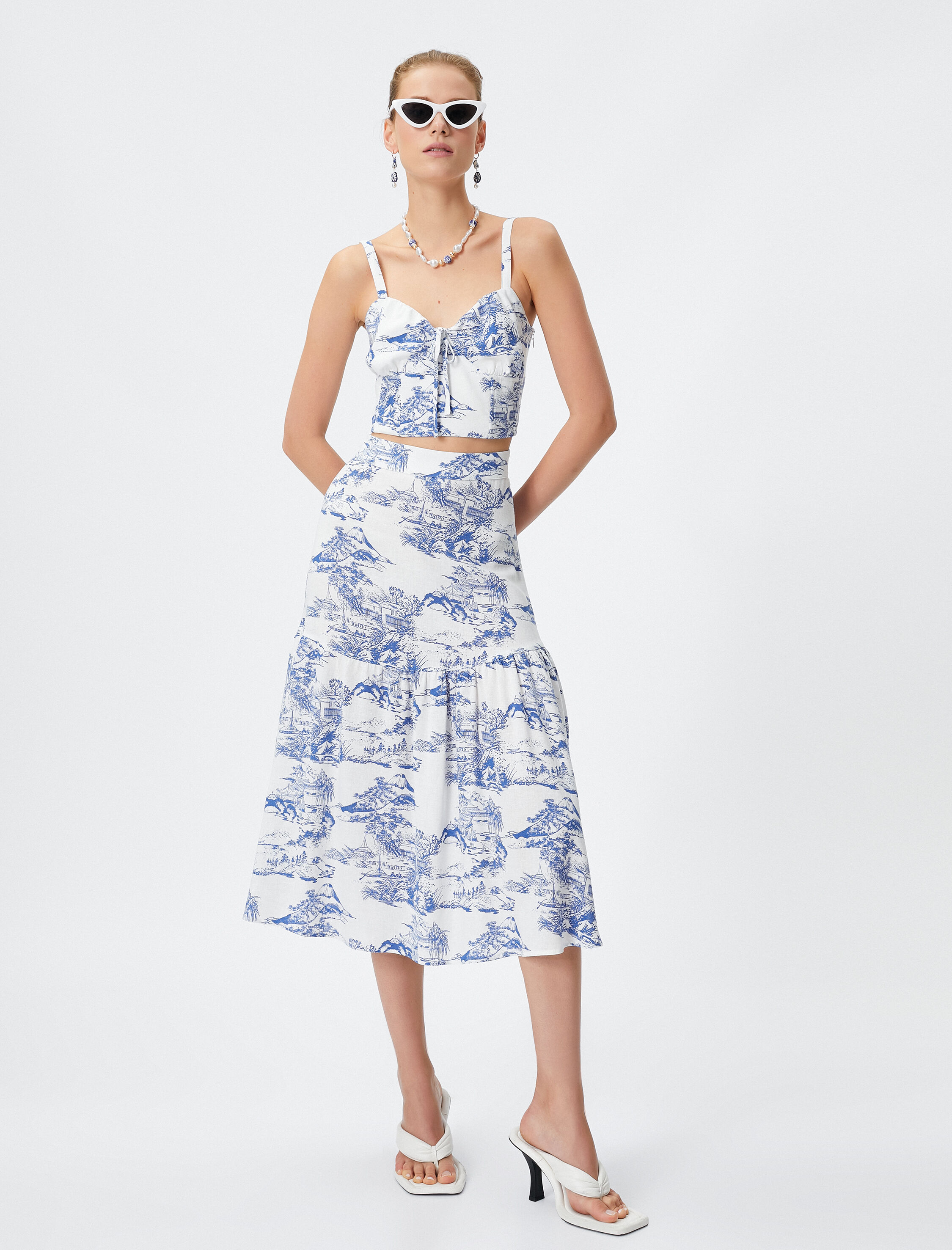   Melis Ağazat X Koton - Crop Kalp Yaka Bağlama Detaylı Büstiyer