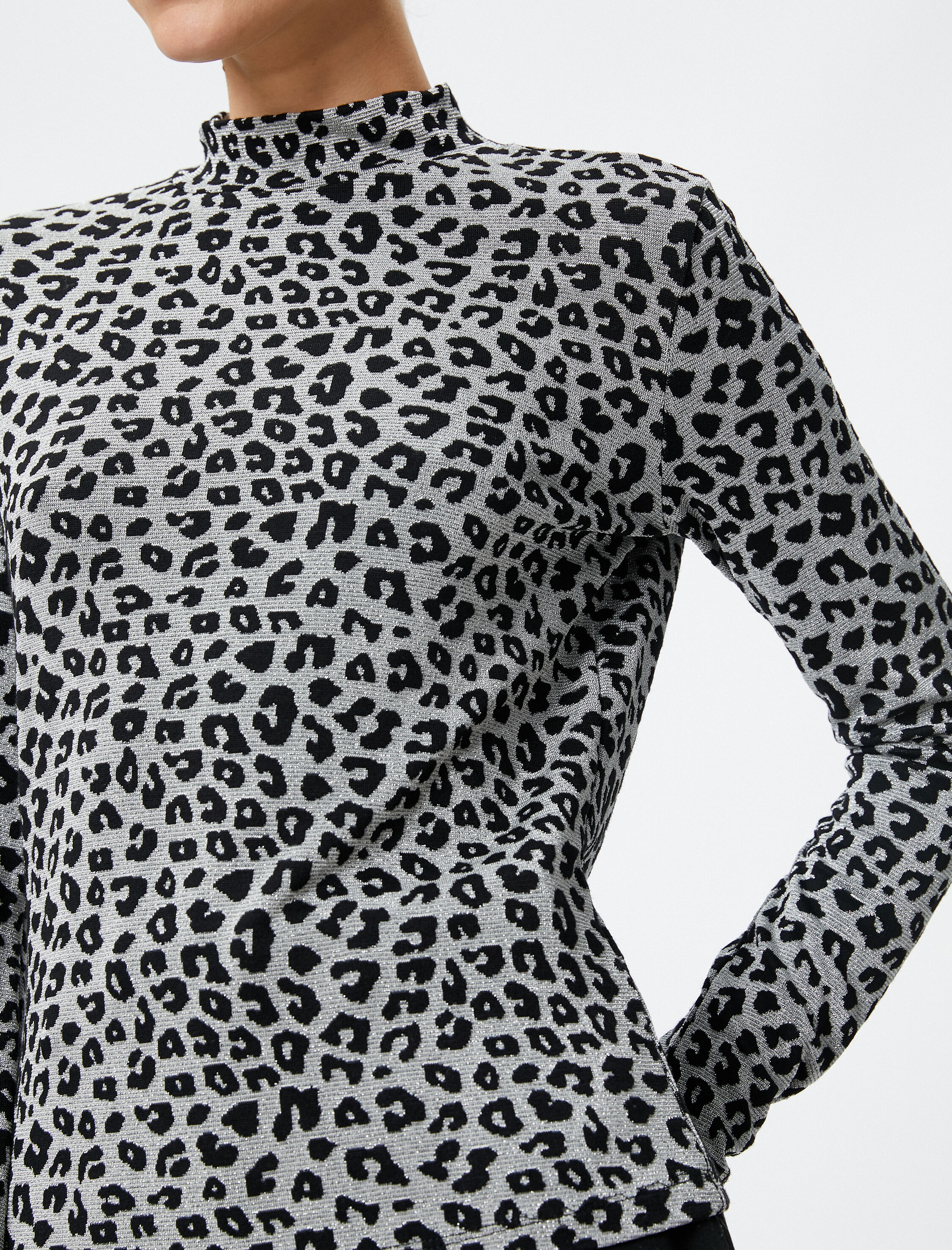   Uzun Kollu Tişört Yarım Balıkçı Yaka Leopar Desenli