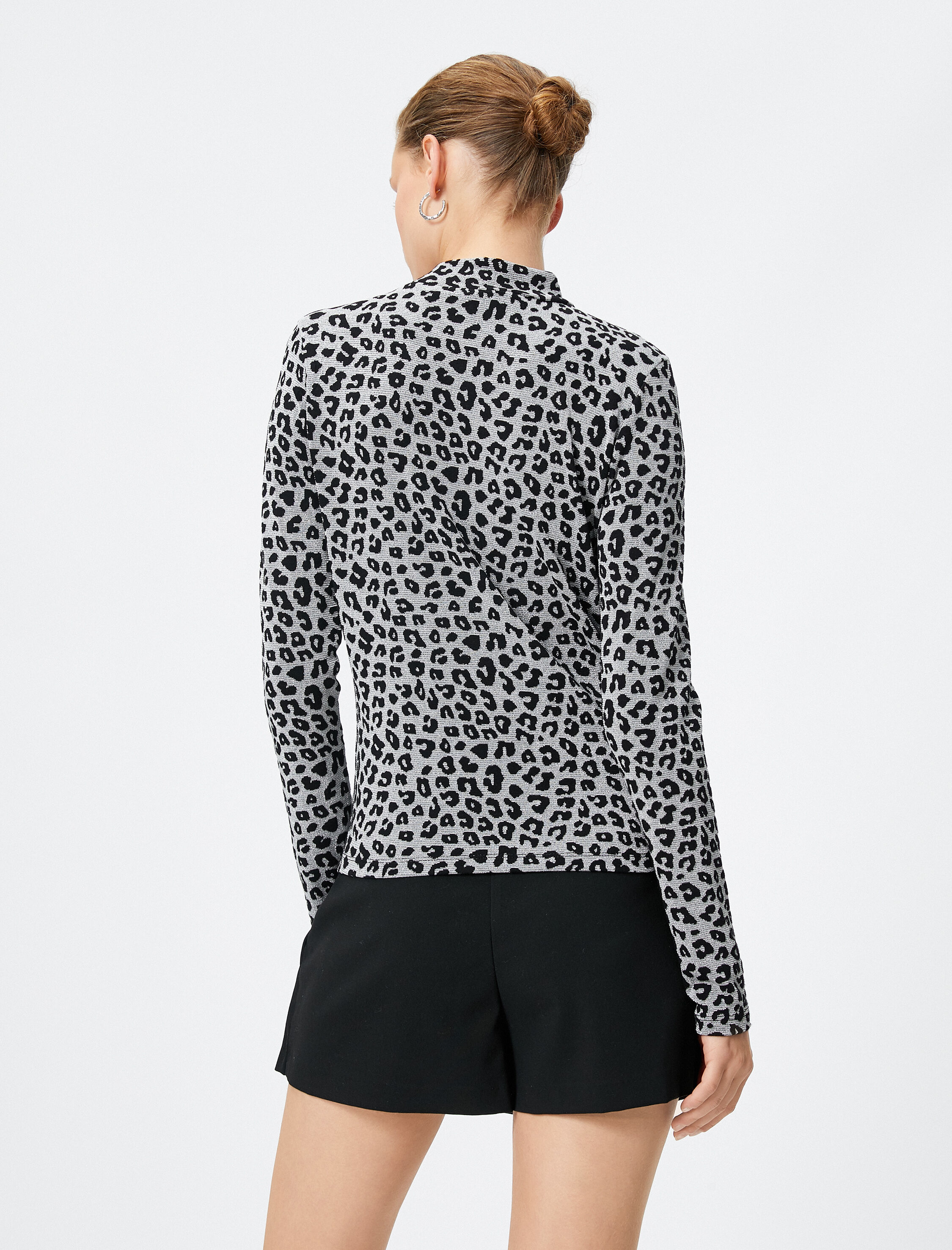   Uzun Kollu Tişört Yarım Balıkçı Yaka Leopar Desenli