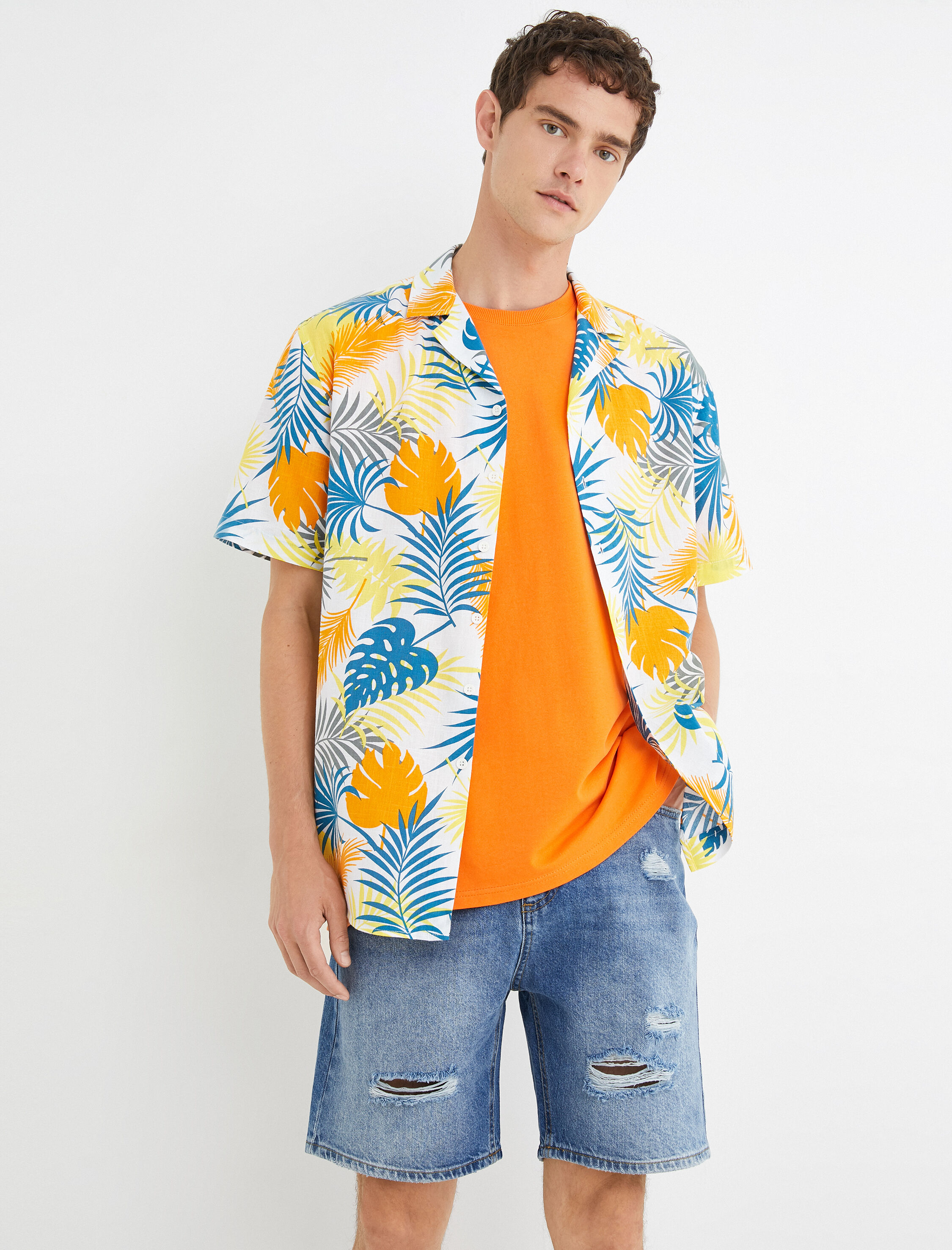   Yırtık Kot Şort Bermuda Düğmeli Cep Detaylı