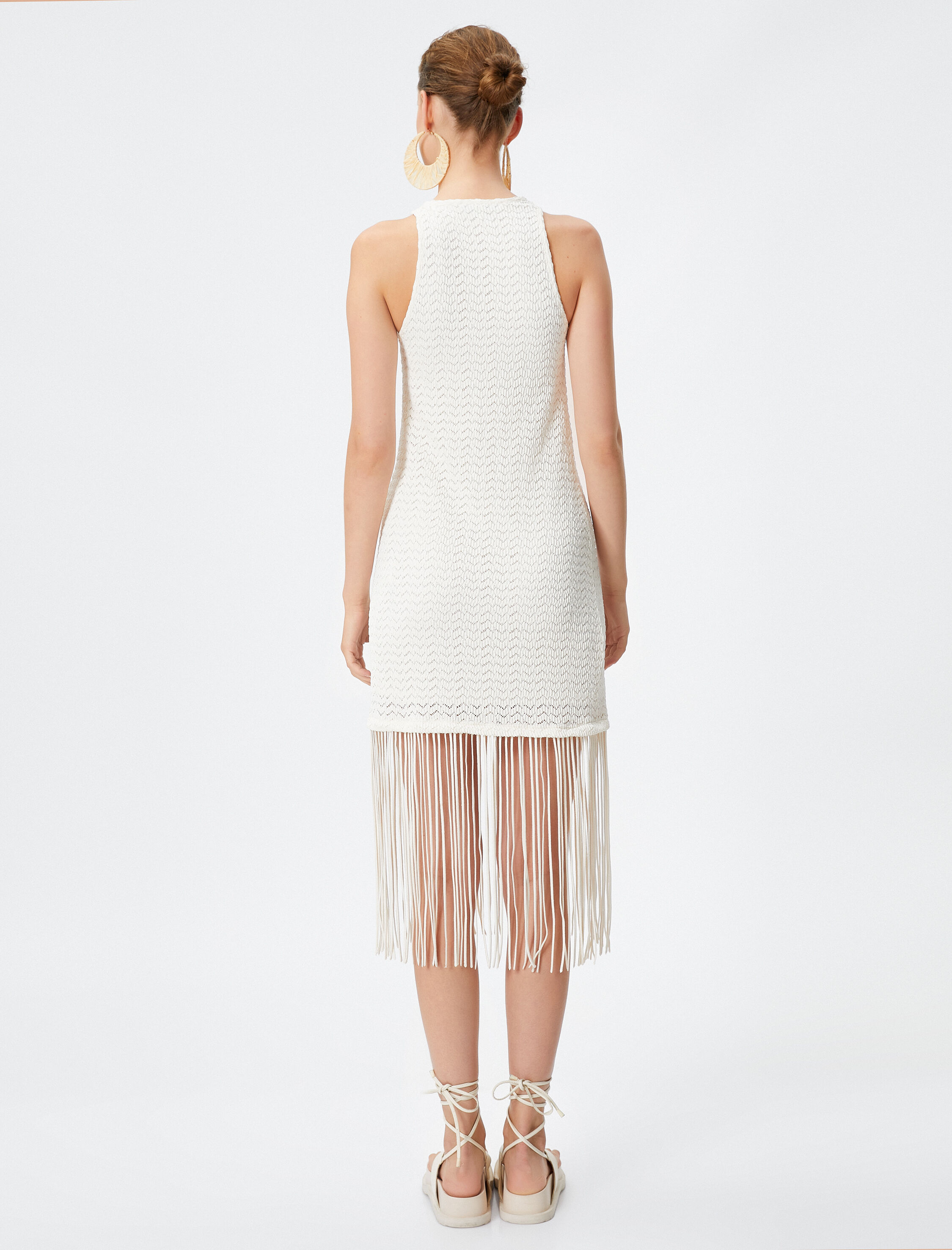   Şahika Ercümen X Koton | Püsküllü Halter Yaka Ajurlu Elbise