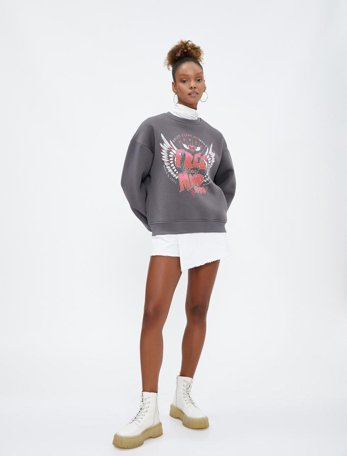  Şardonlu Slogan Baskılı Sweatshirt Bisiklet Yaka Rahat Kesim Uzun Kollu