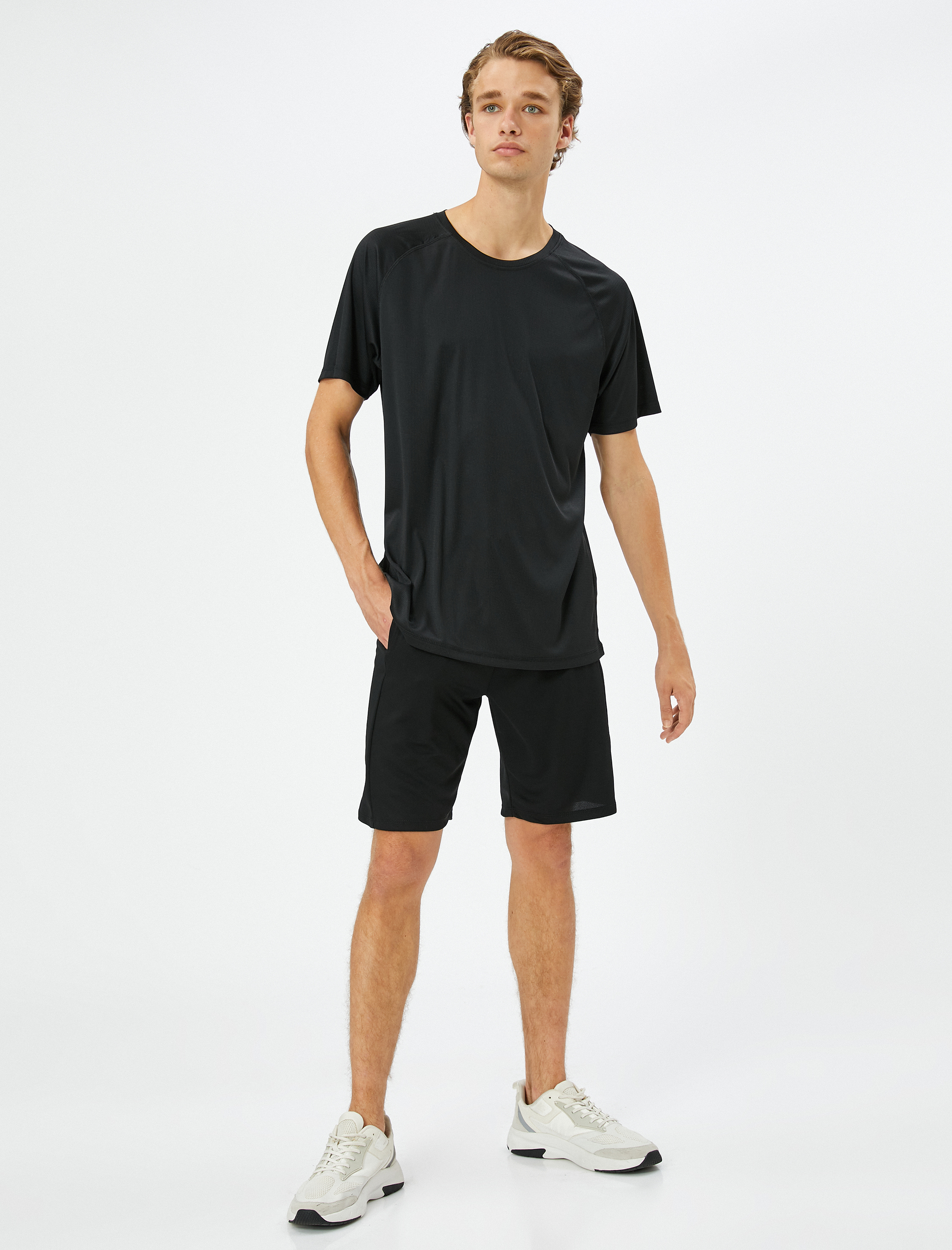   Basic Spor Tişört Reglan Kol Bisiklet Yaka Dokulu