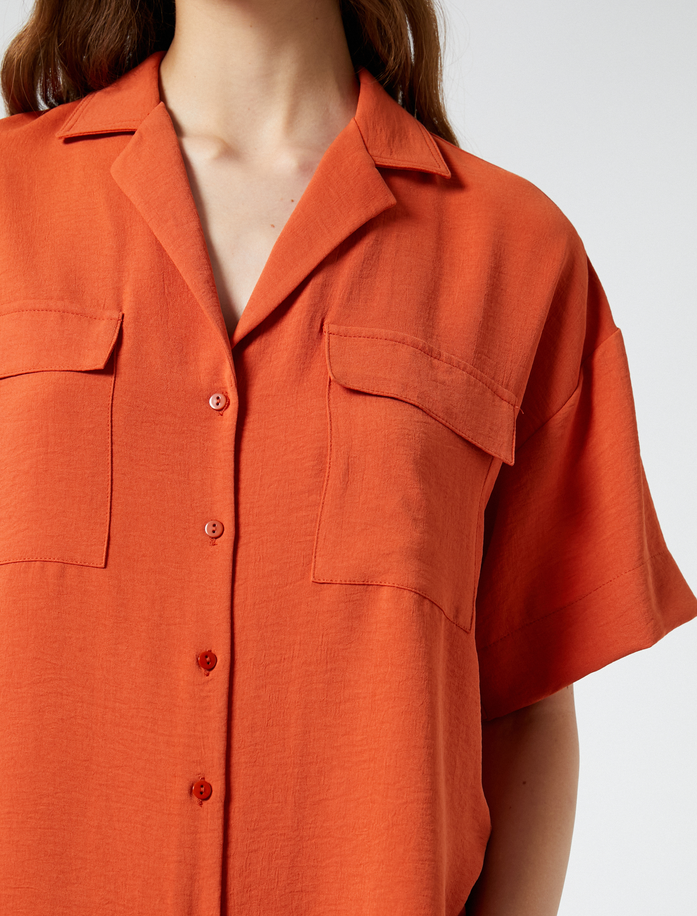   Kısa Kollu Gömlek Cep Detaylı Düğmeli Klasik Yaka