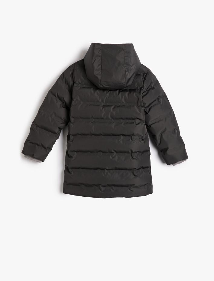 Erkek Çocuk Uzun Şişme Mont İçi Polar Astarlı Kapitone Kapşonlu Rüzgar Kapaklı