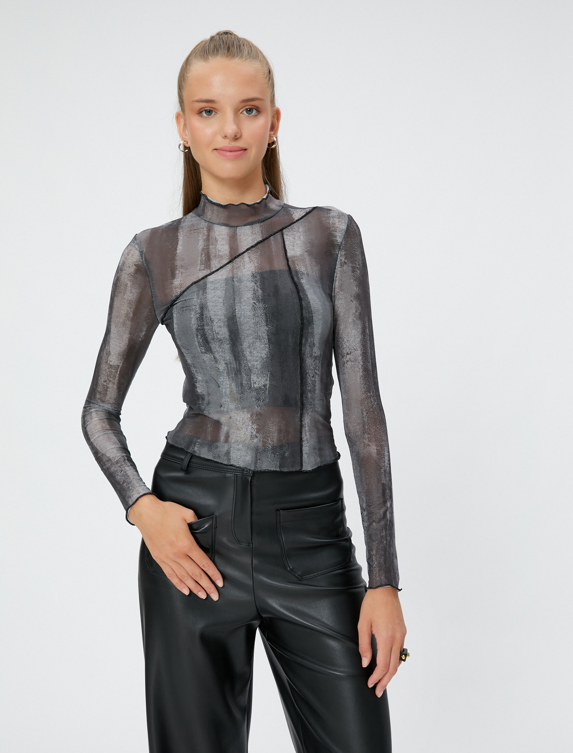   Uzun Kollu Tişört Batik Transparan Görünümlü Dikiş Detaylı