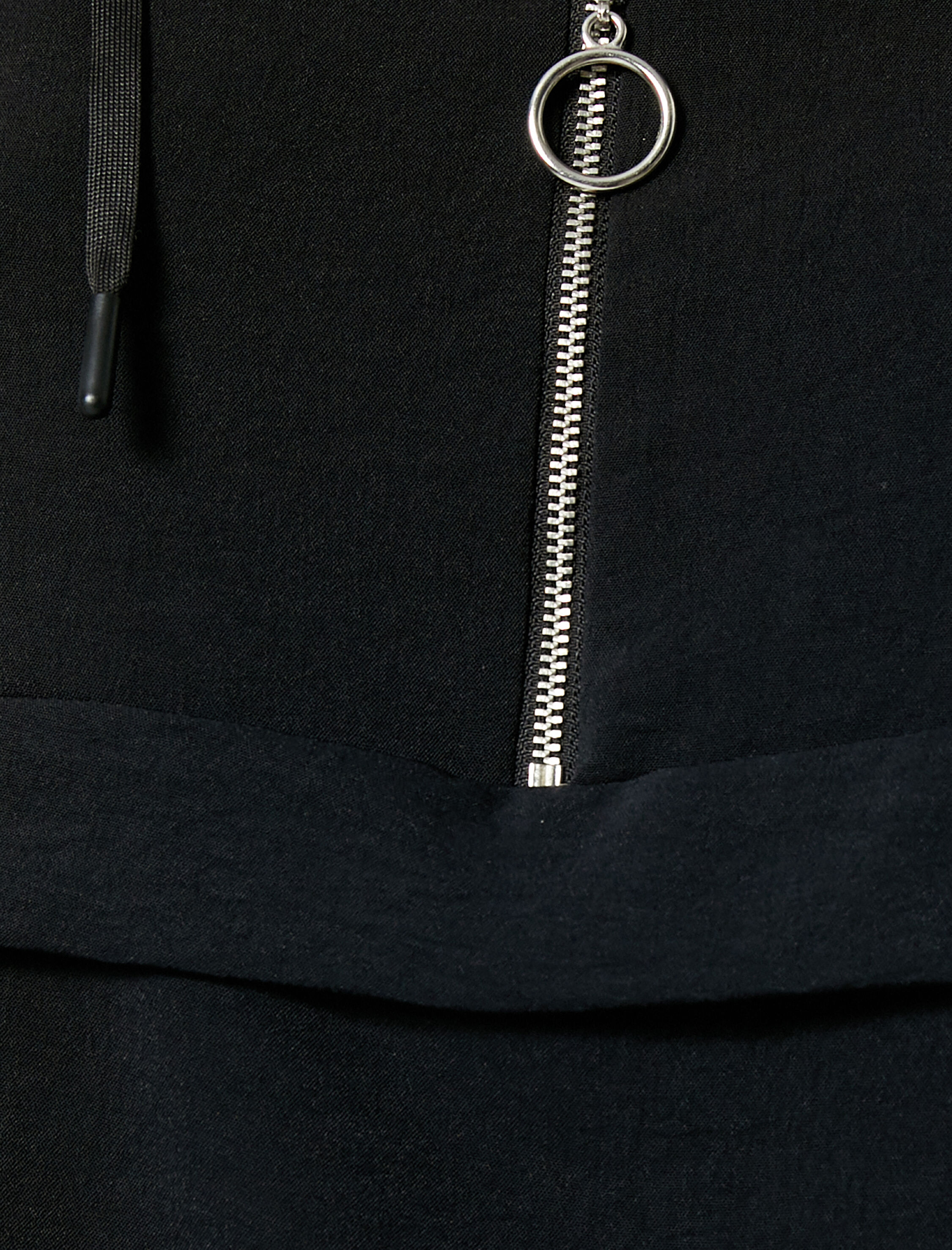   Kısa Kollu Bluz Yarım Fermuarlı Yakası Bağcıklı