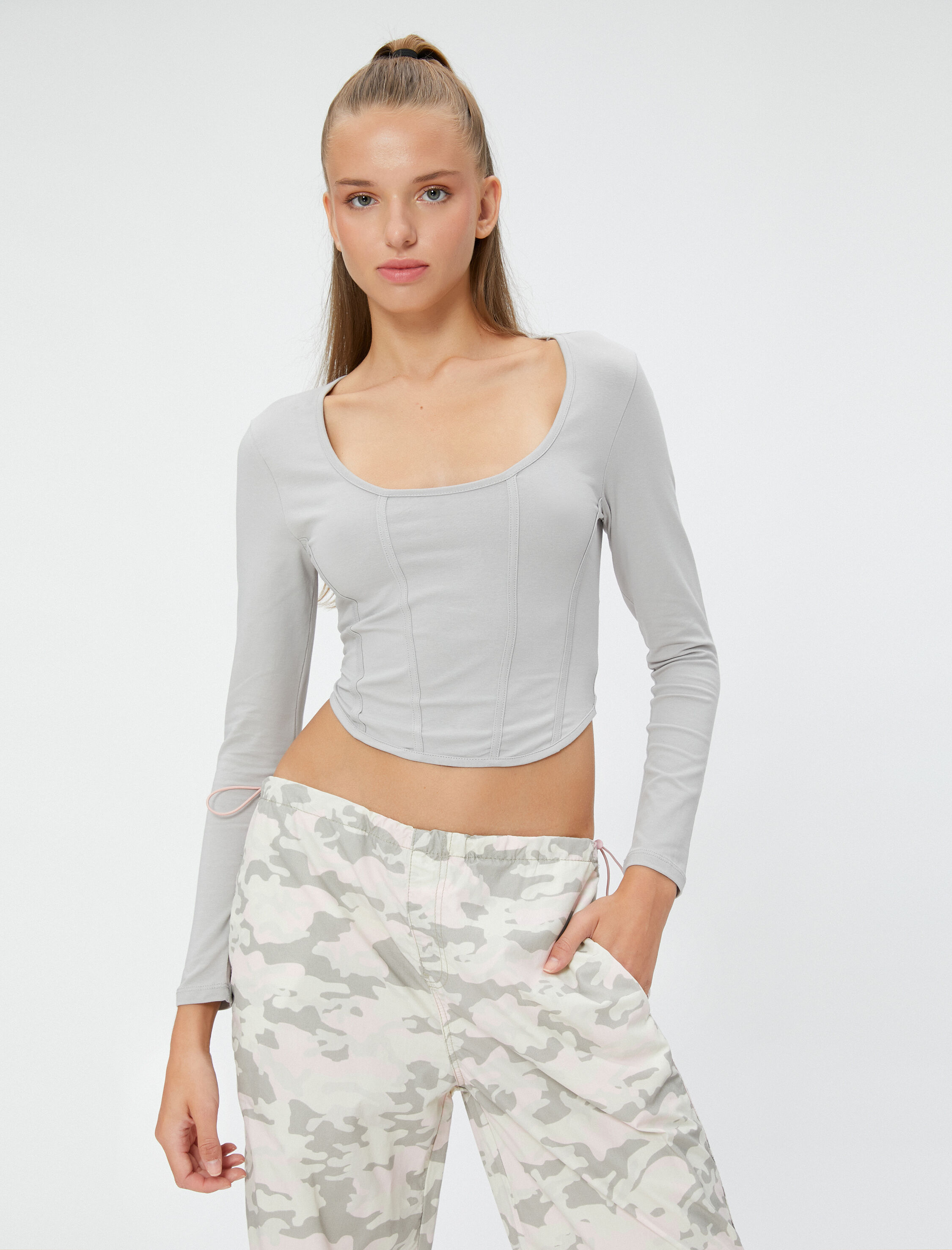   Uzun Kollu Tişört Slim Fit U Yaka Korse Görünümlü