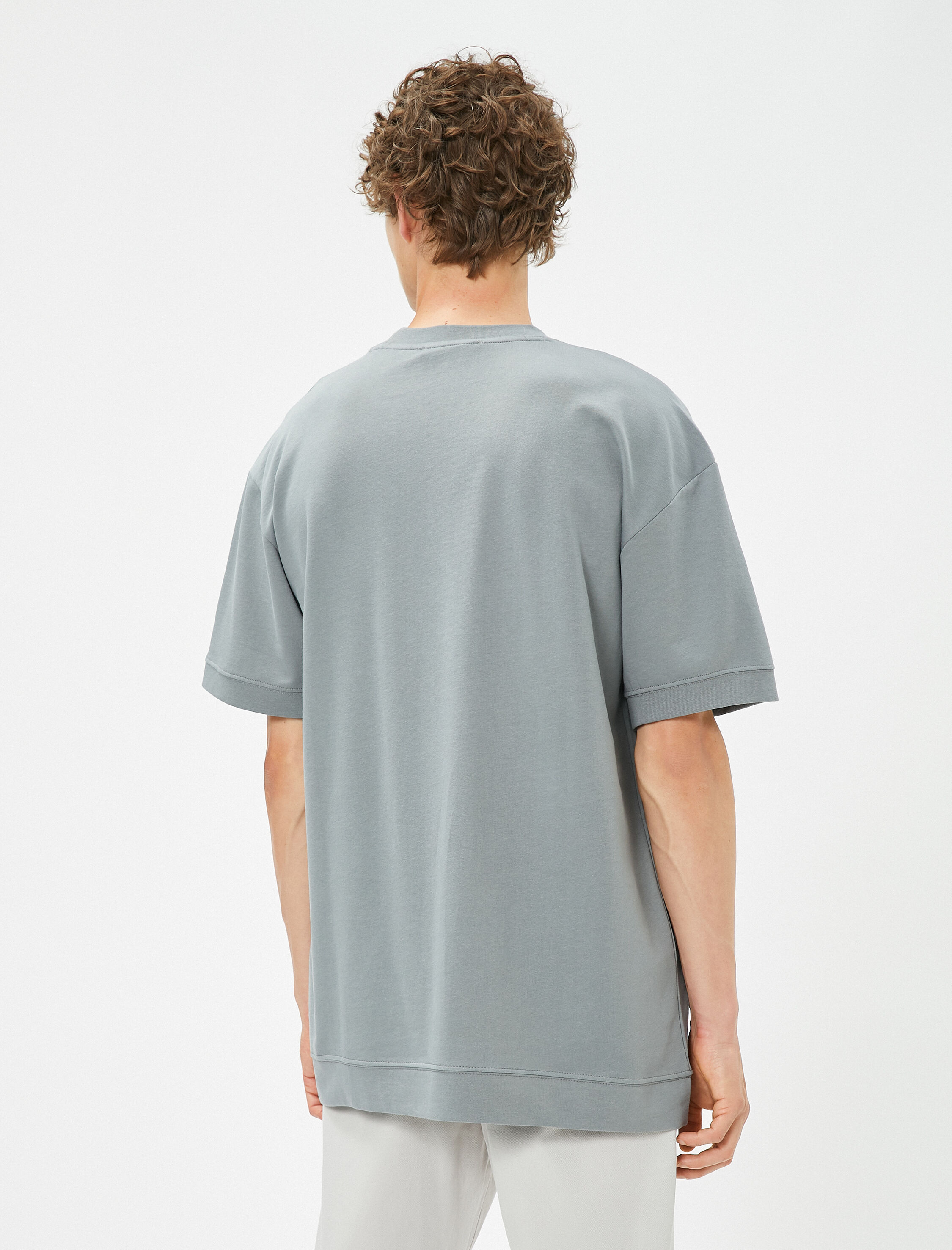   Basic Oversize Tişört Bisiklet Yaka Dikiş Detaylı Pamuklu