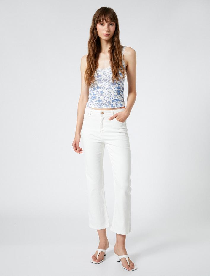  Melis Ağazat X Koton - İnce Askılı Çiçekli Dantel Detaylı Atlet