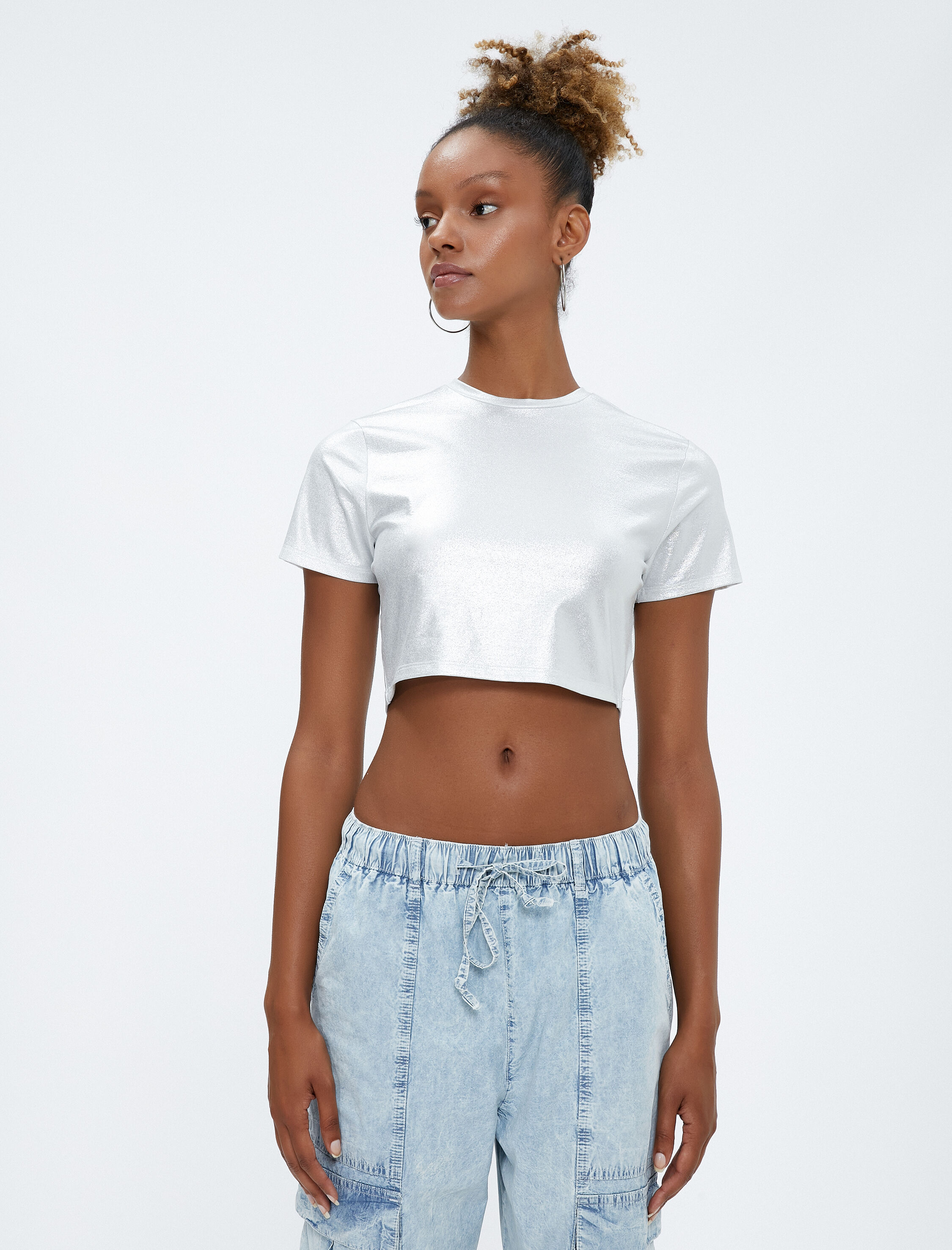   Crop Tişört Metalik Sim Detaylı Bisiklet Yaka Slim Fit Kısa Kollu