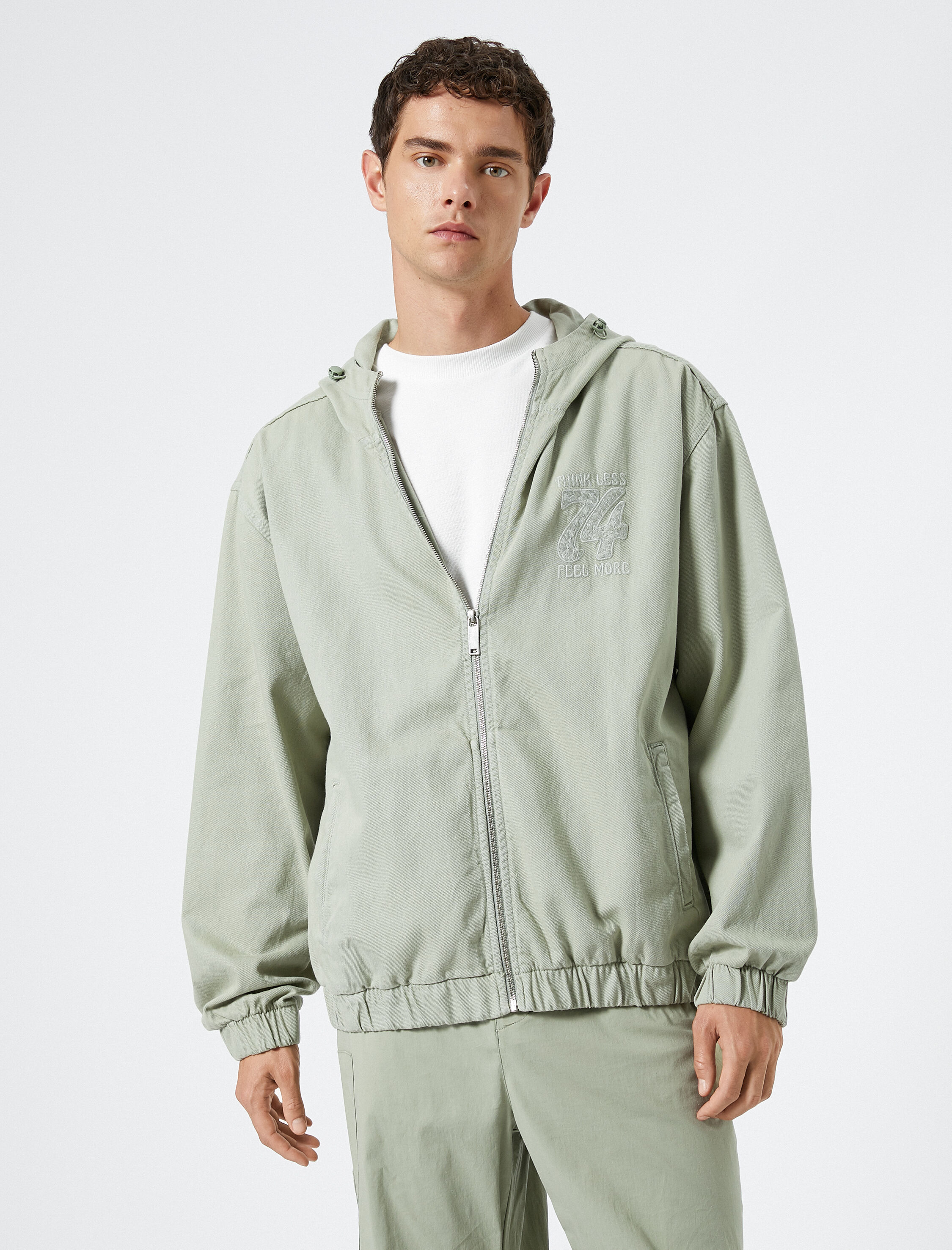 Kot Ceket Kolej İşlemeli Kapşonlu Fermuarlı Cepli Rahat Kesim