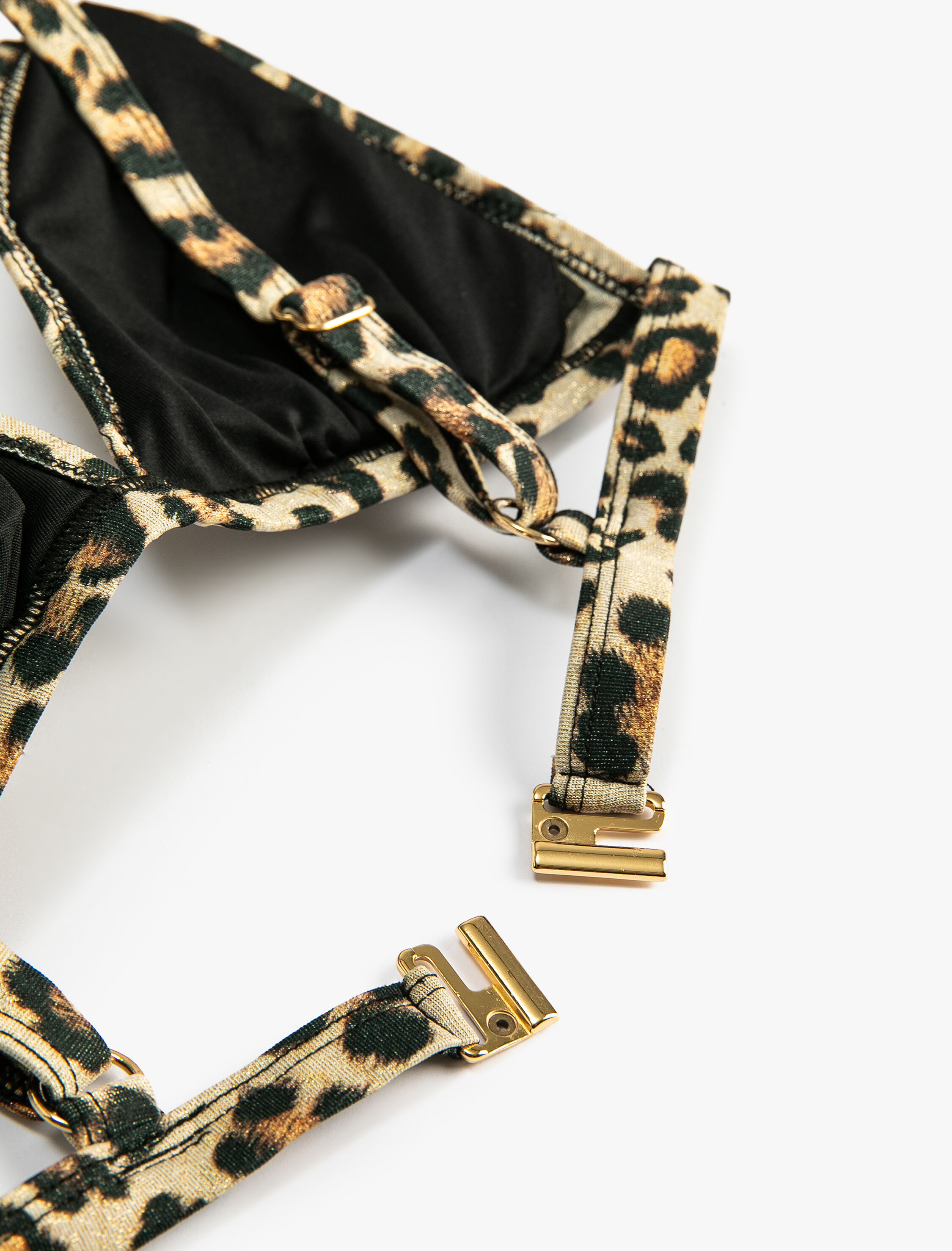   Üçgen Bikini Üstü Leopar Desenli Metal Aksesuarlı Kaplı