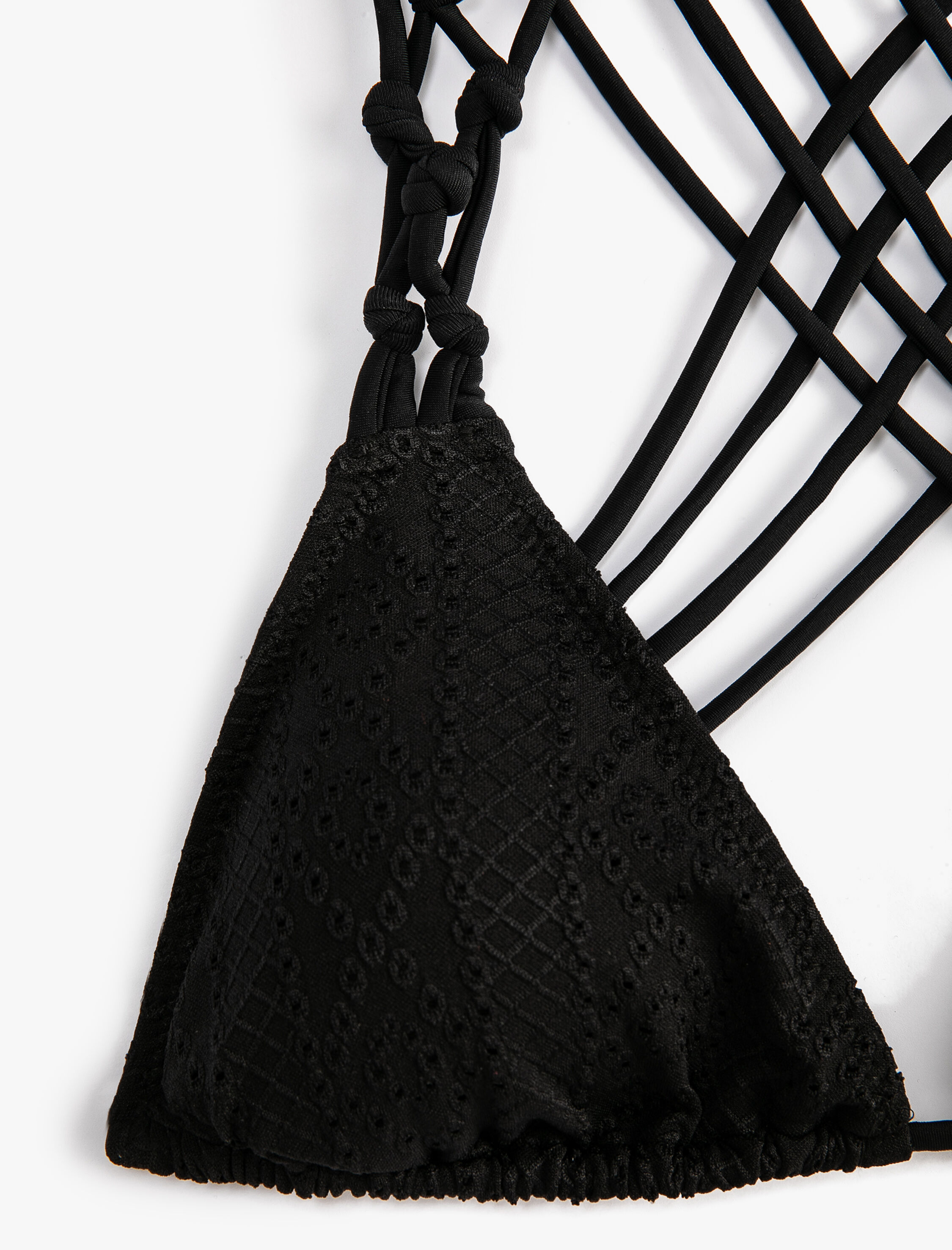   Üçgen Bikini Üstü Fisto Çapraz Askı Detaylı