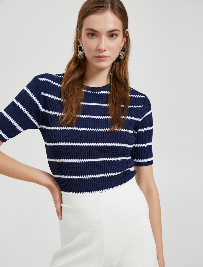  Triko Kazak Kısa Kollu Bisiklet Yaka Dokulu