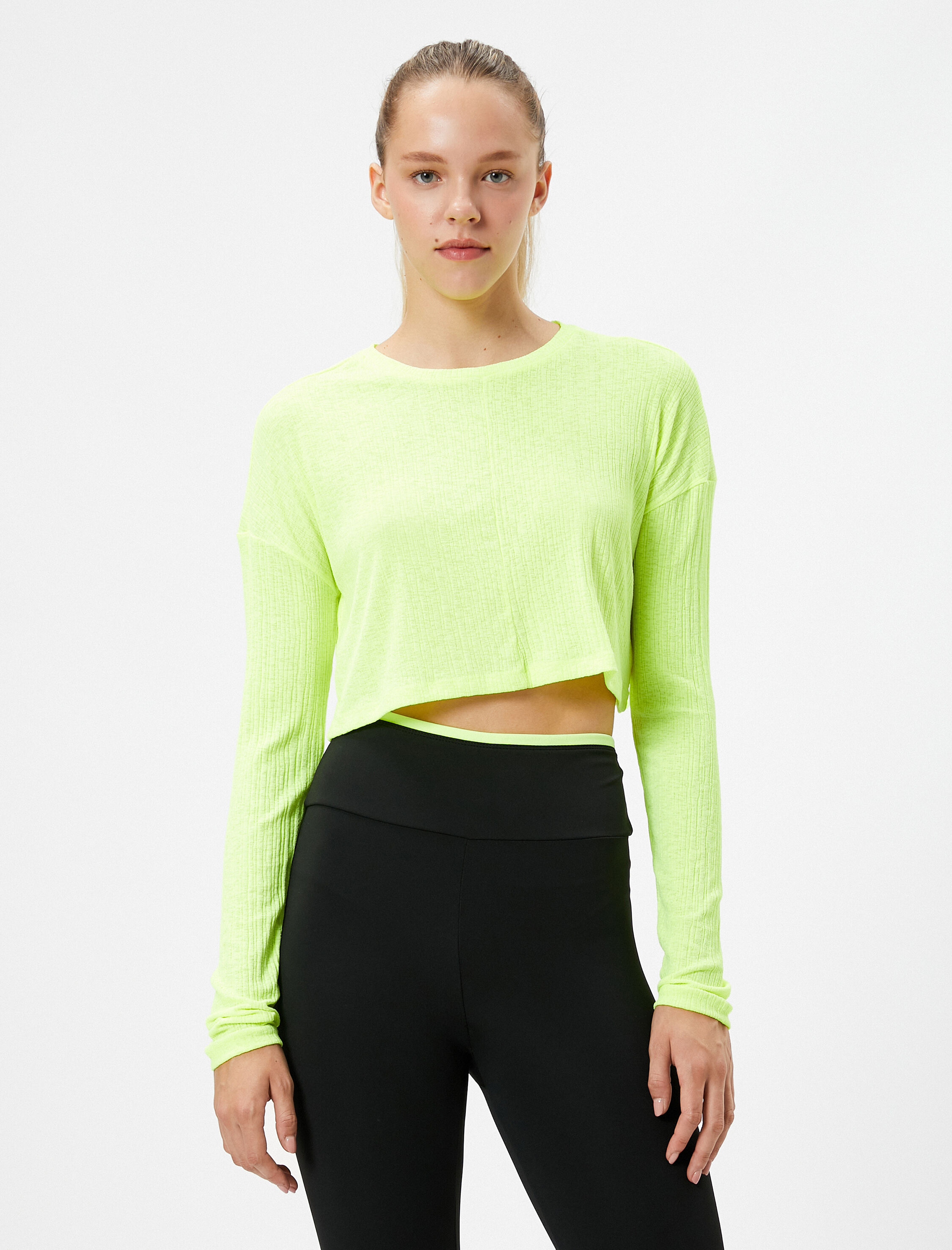 Spor Crop Tişört Uzun Kollu Sırtı Pencere Detaylı