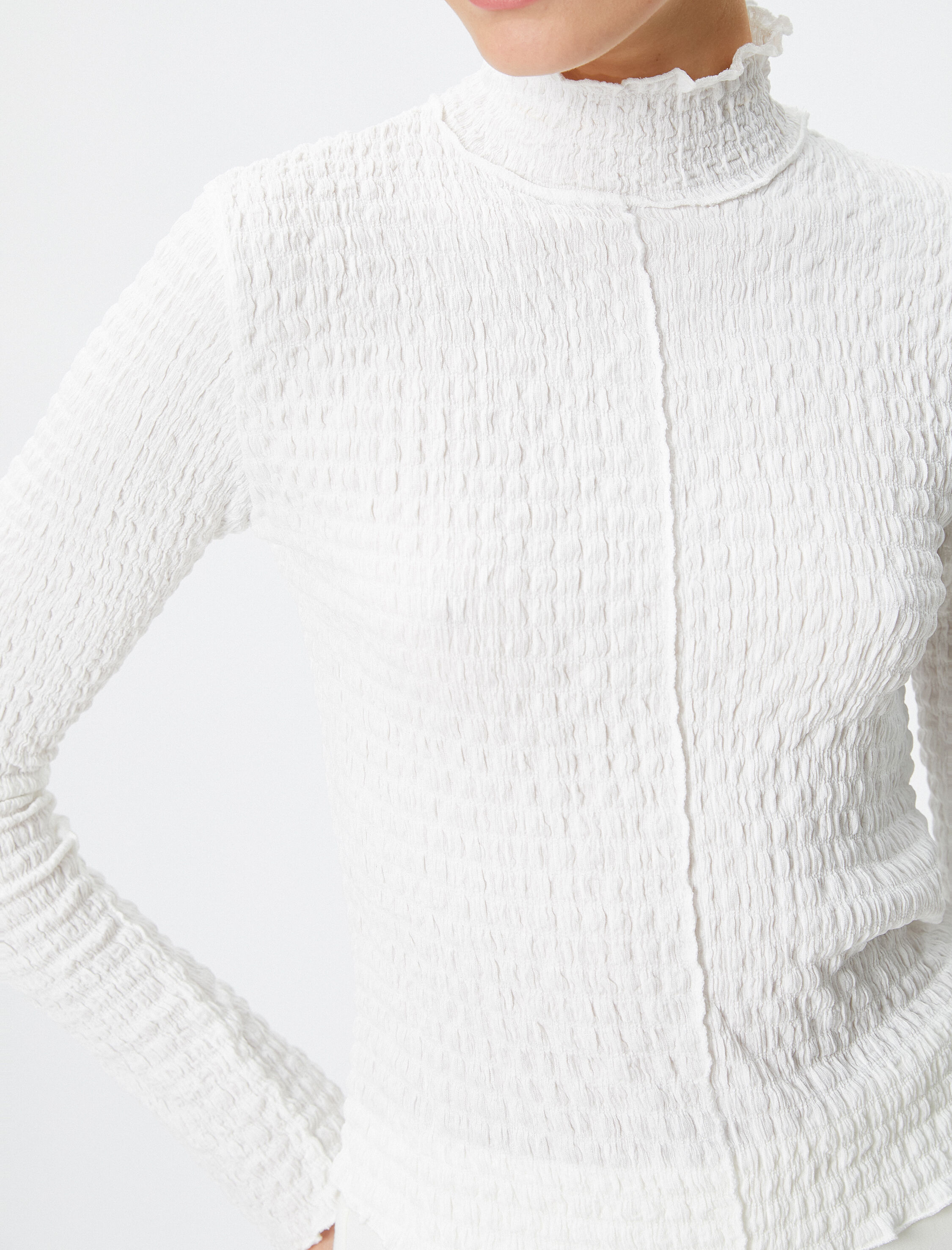   Uzun Kollu Tişört Balıkçı Yaka Dokulu Dikiş Detaylı