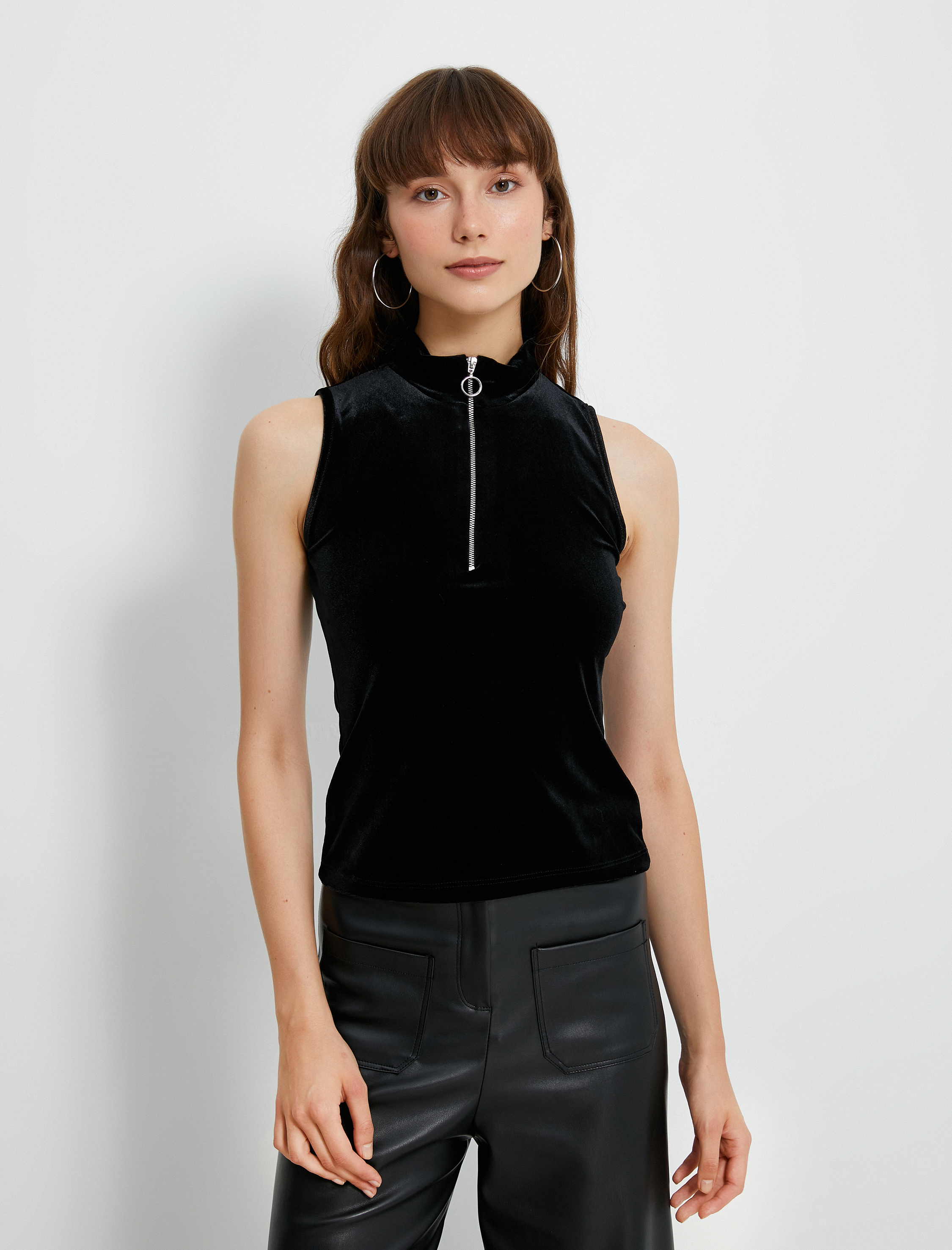   Kadife Üst Yarım Fermuarlı Dik Yaka Kolsuz