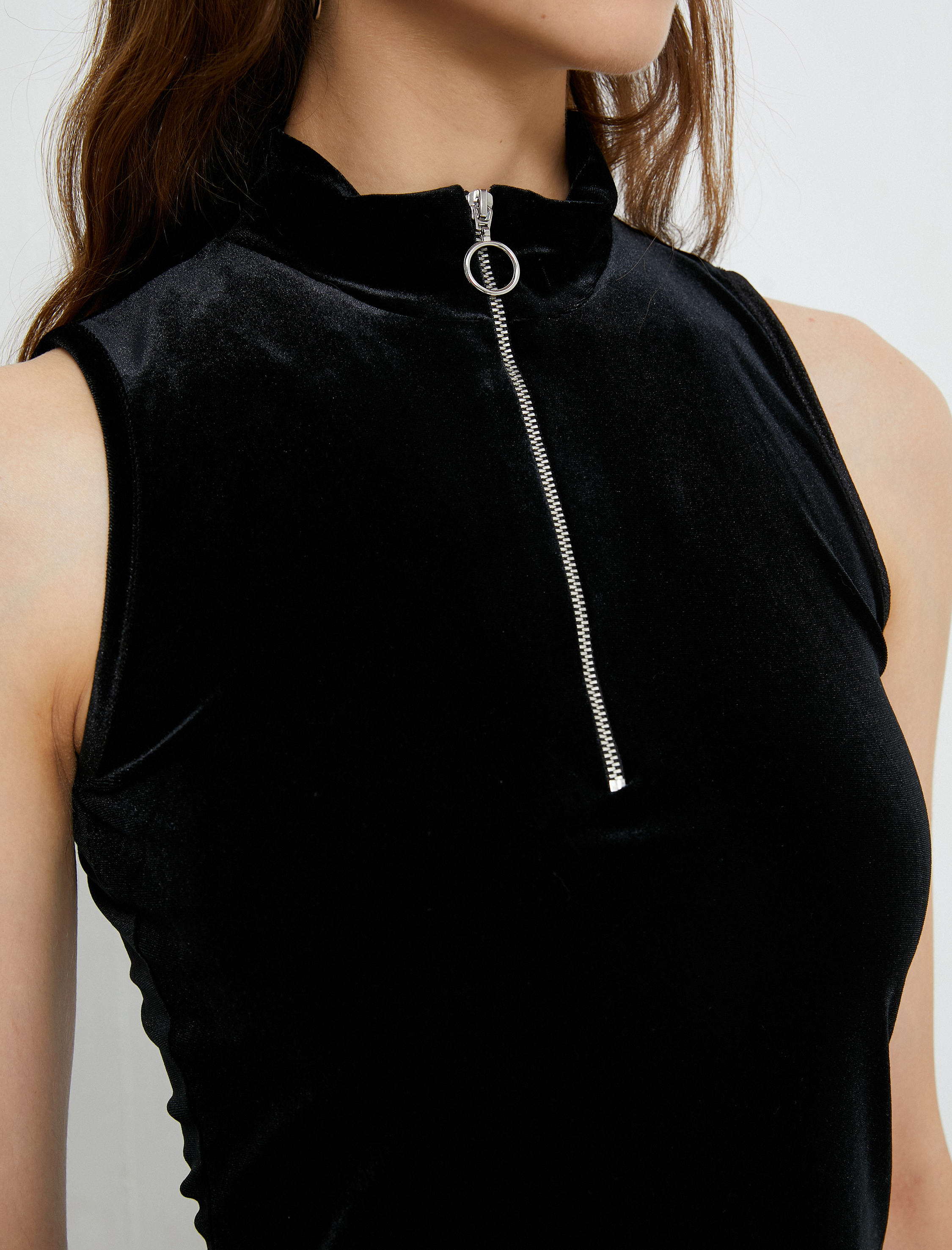   Kadife Üst Yarım Fermuarlı Dik Yaka Kolsuz