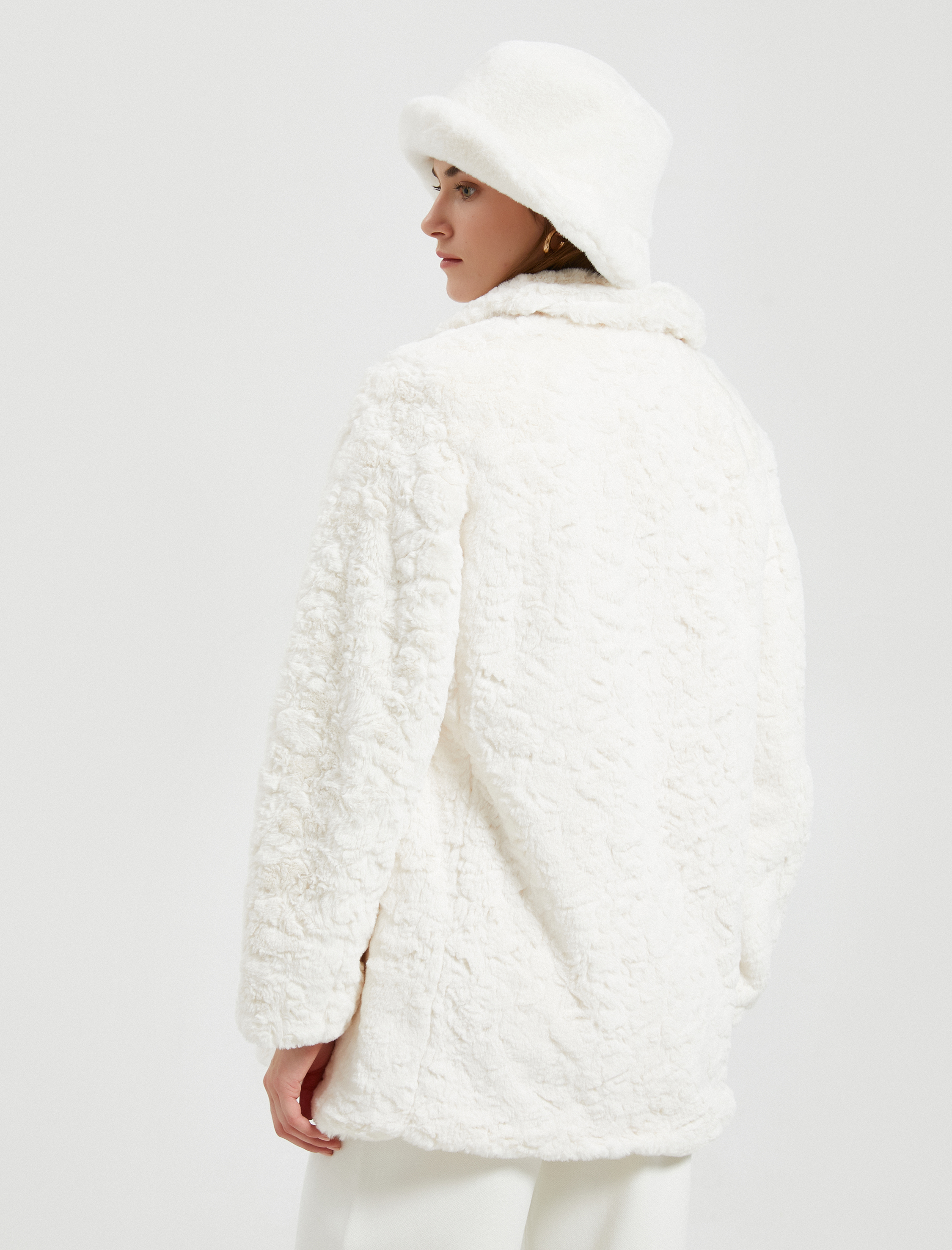   Peluş Mont Dik Yaka Cep Detaylı Astarlı