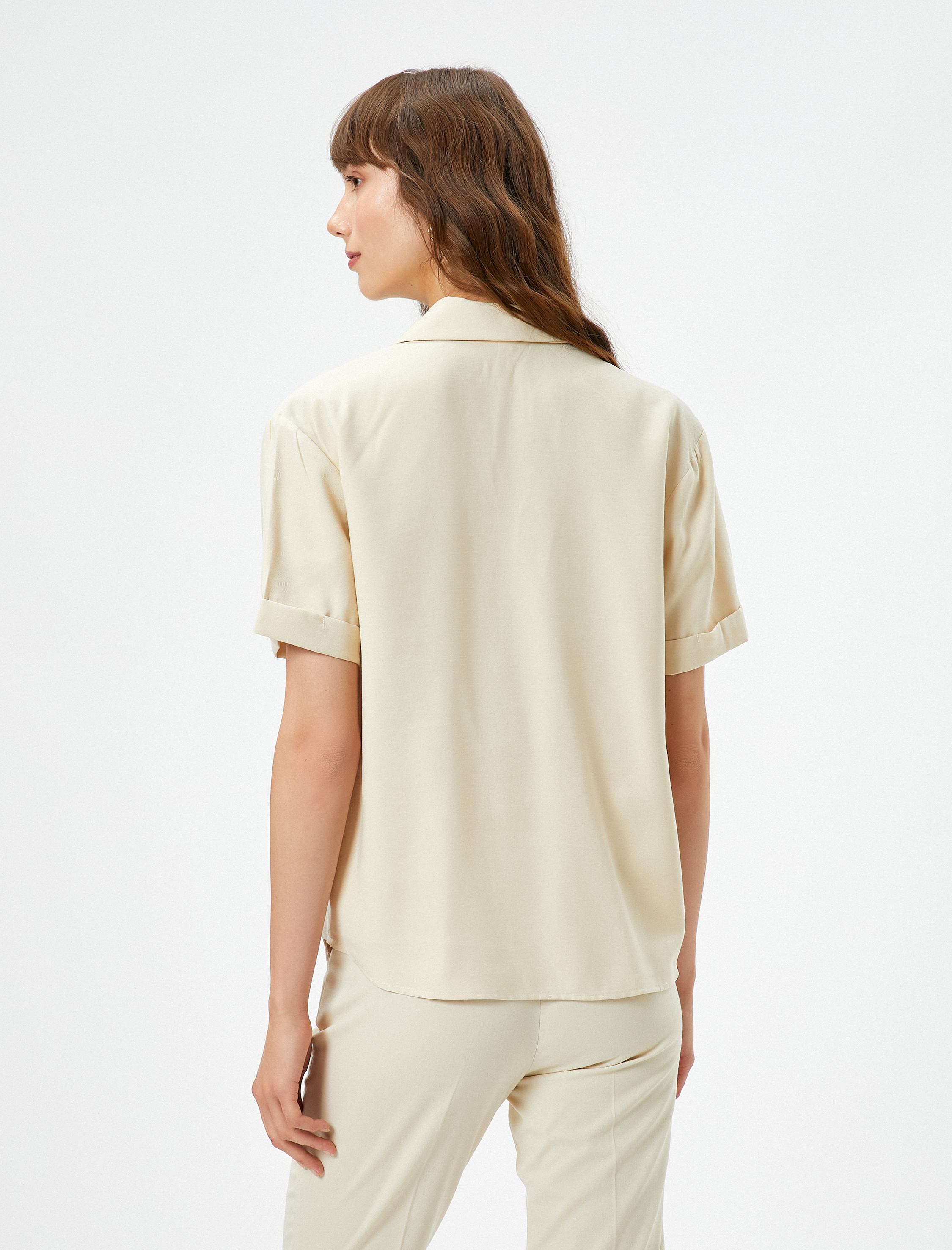   Kısa Kollu Gömlek Cep Detaylı Düğmeli İpek Görünümlü