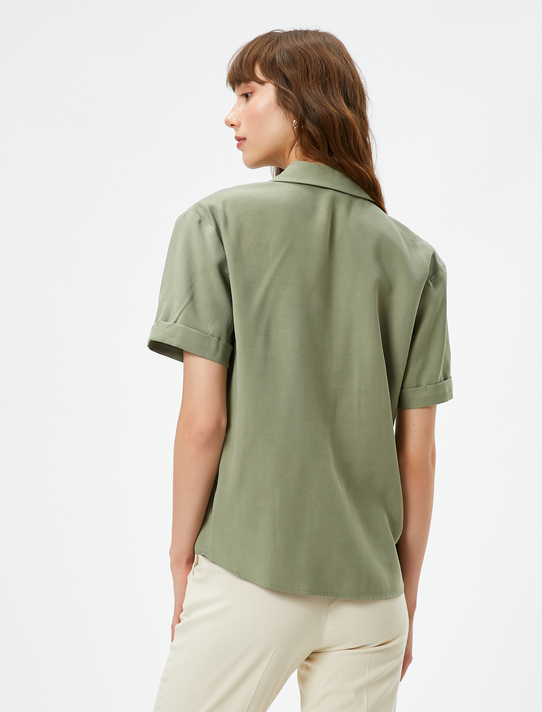   Kısa Kollu Gömlek Cep Detaylı Düğmeli İpek Görünümlü