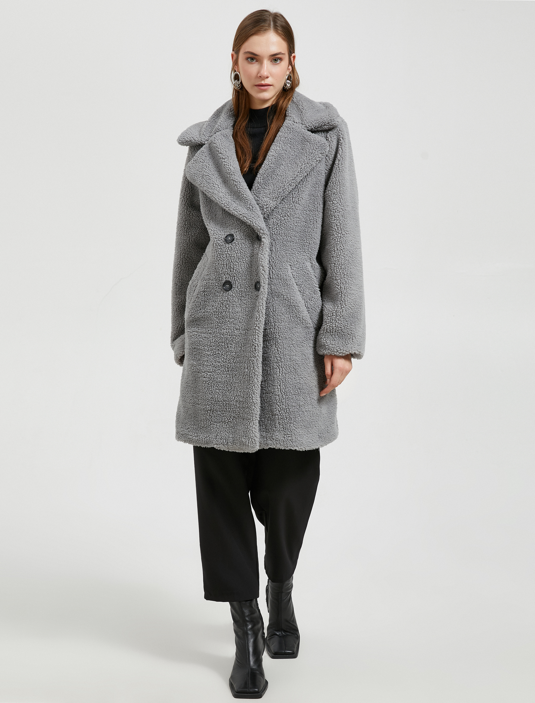   Koton X Şahika Ercümen - Kruvaze Düğmeli Peluş Kaban