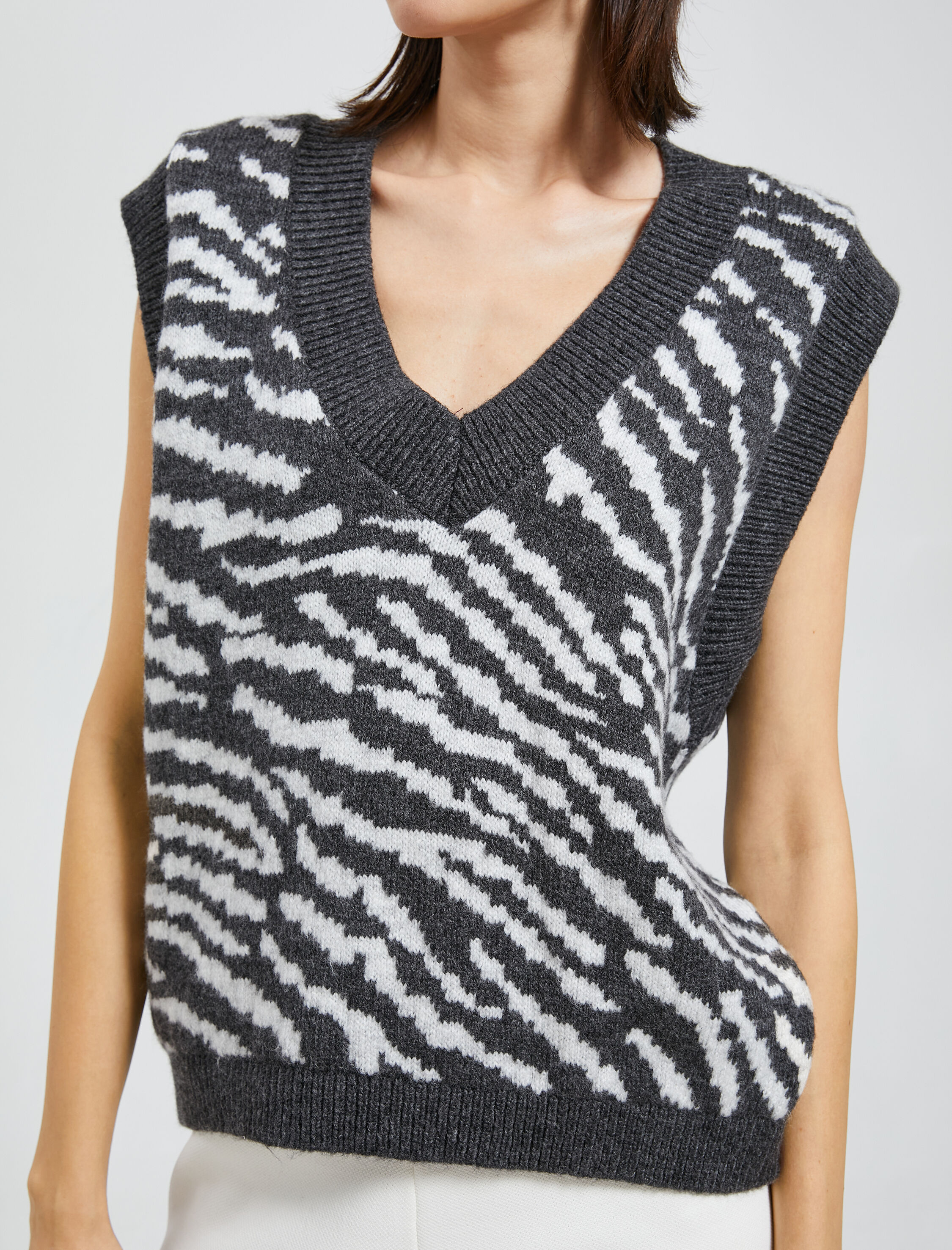   V Yaka Süveter Triko