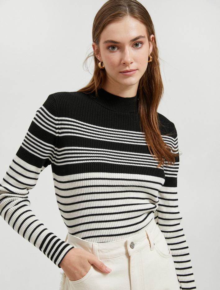  Yarım Balıkçı Yaka Kazak Triko Dar Kesim Kaşmir Dokulu